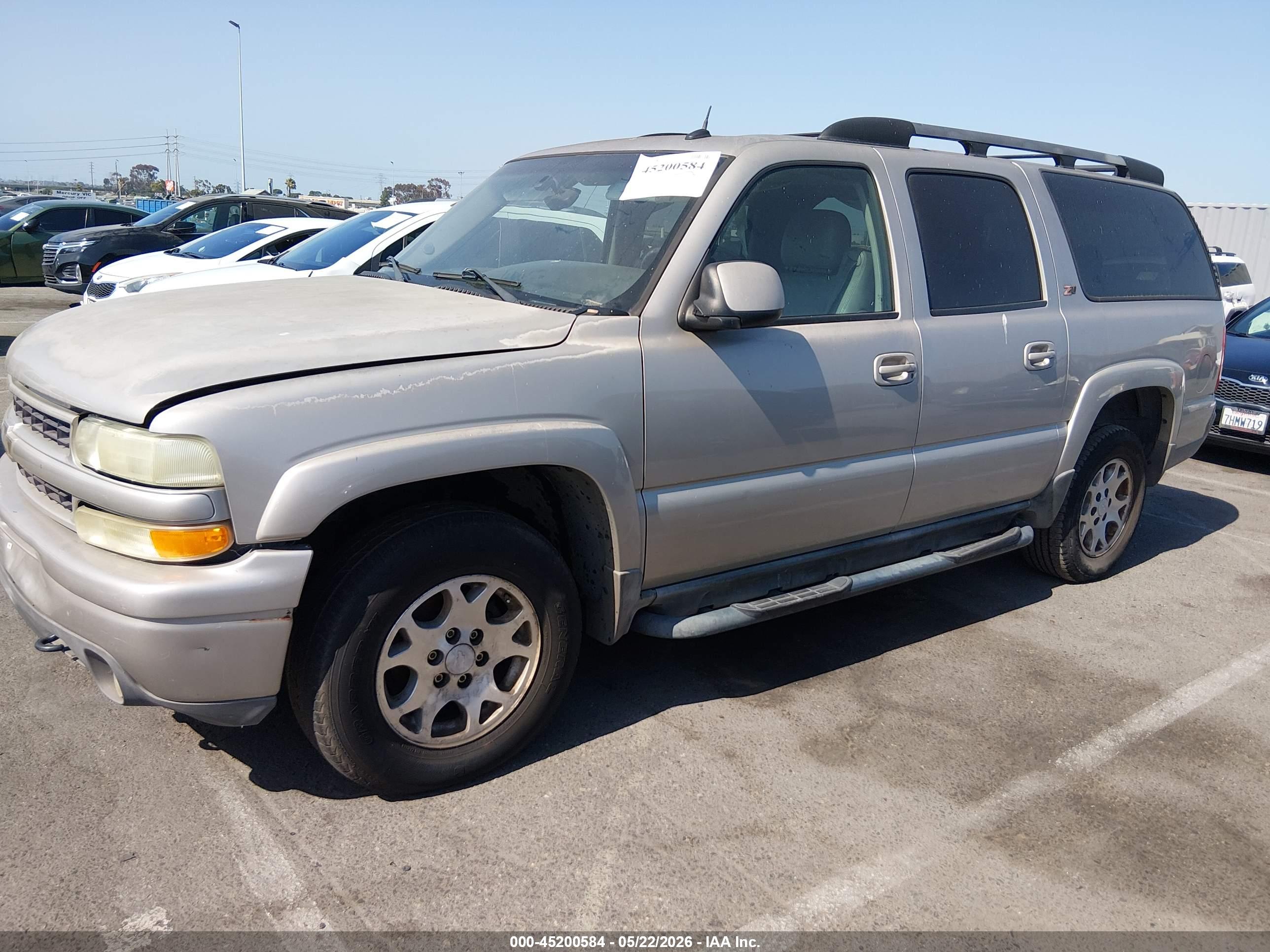 CHEVROLET SUBURBAN image 2