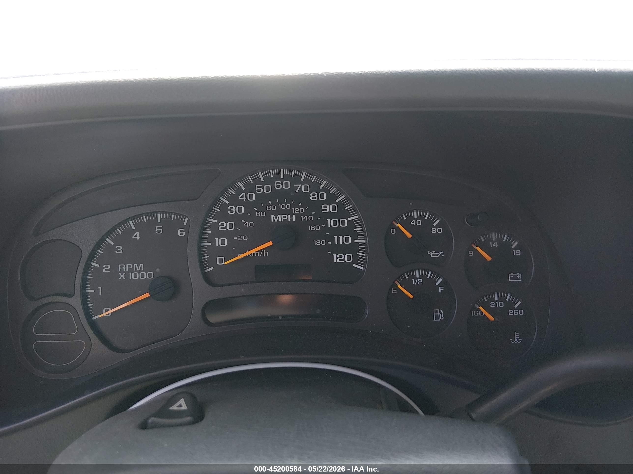 CHEVROLET SUBURBAN image 7