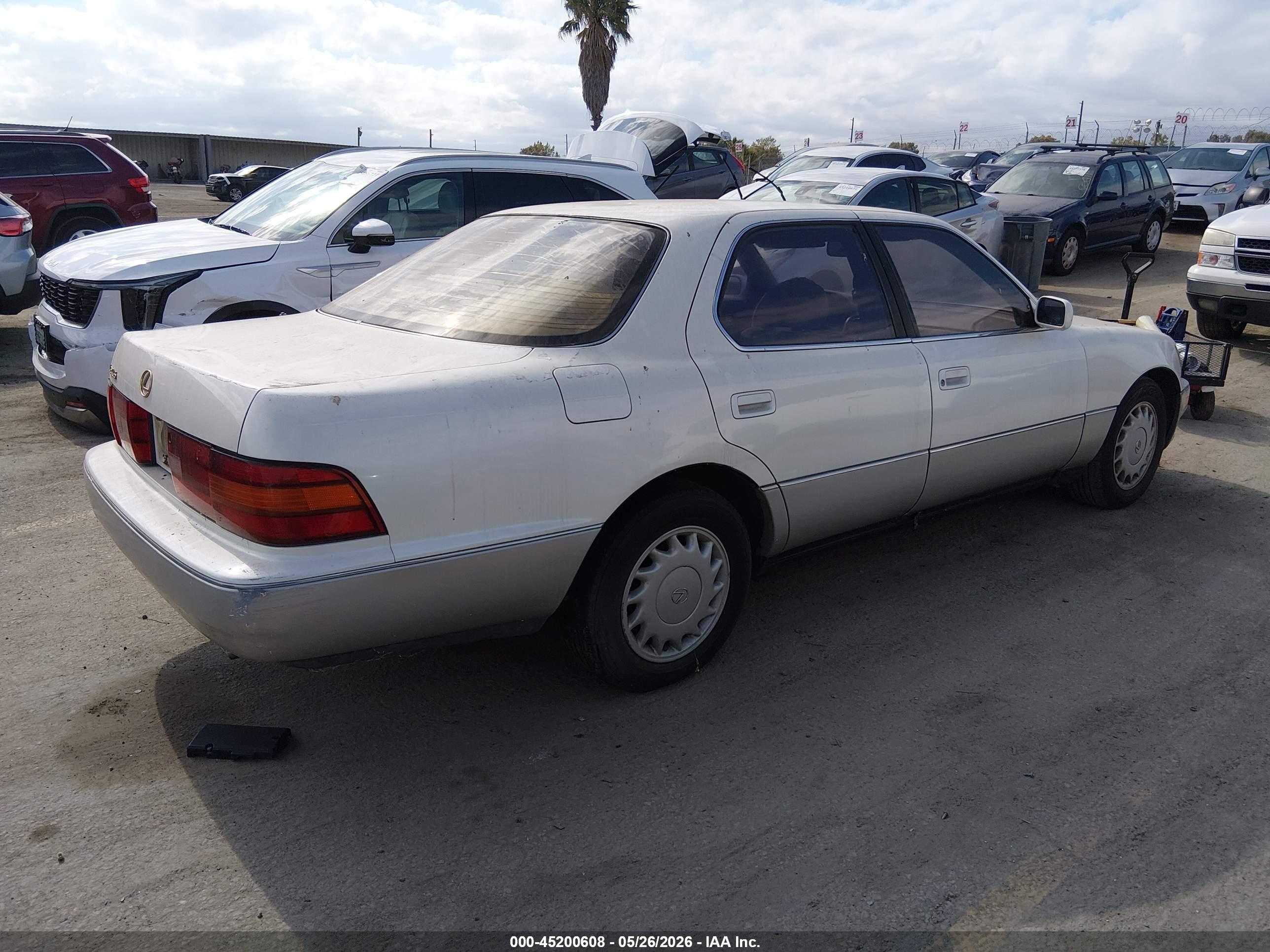 LEXUS LS image 4