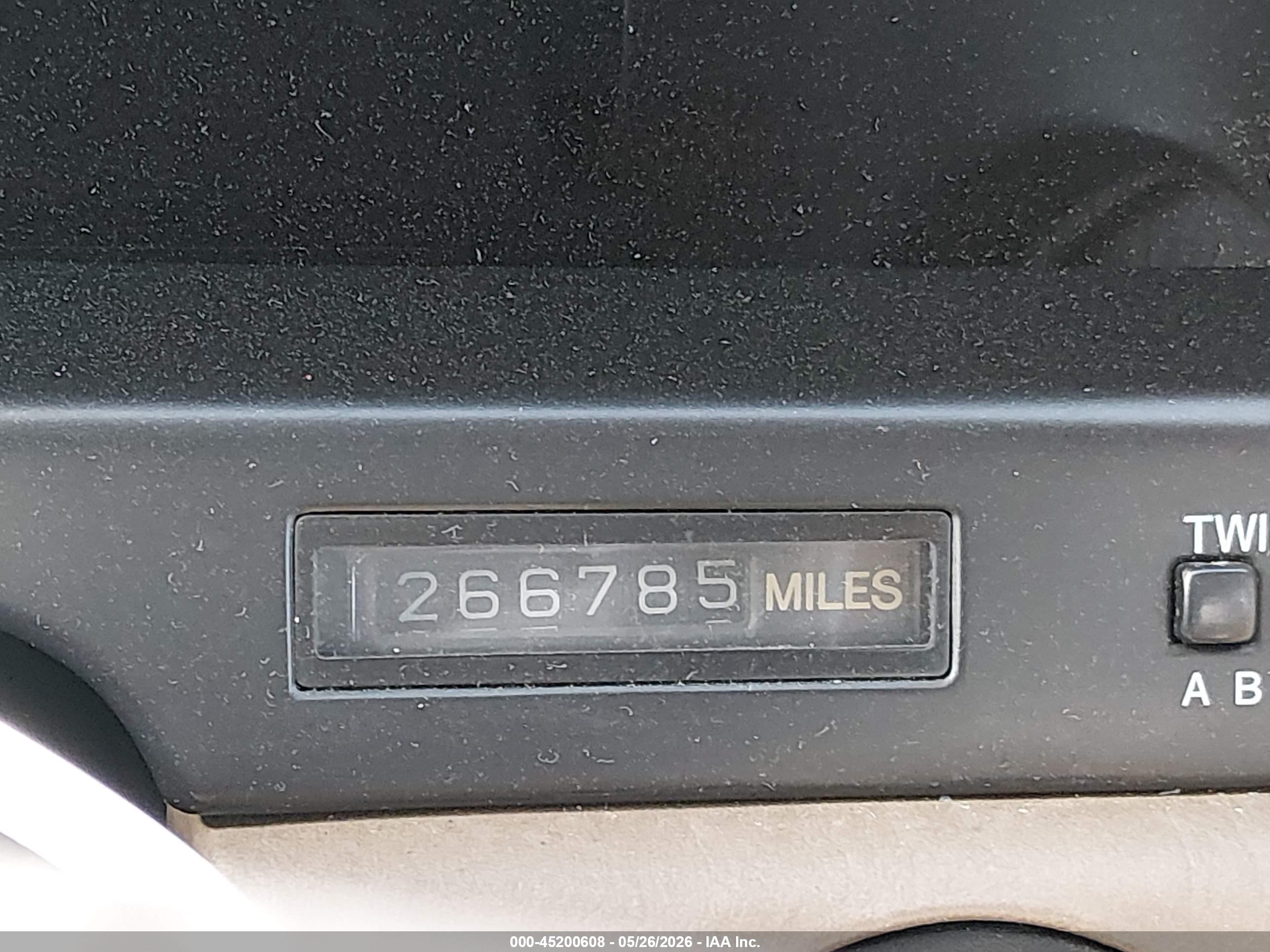 LEXUS LS image 7