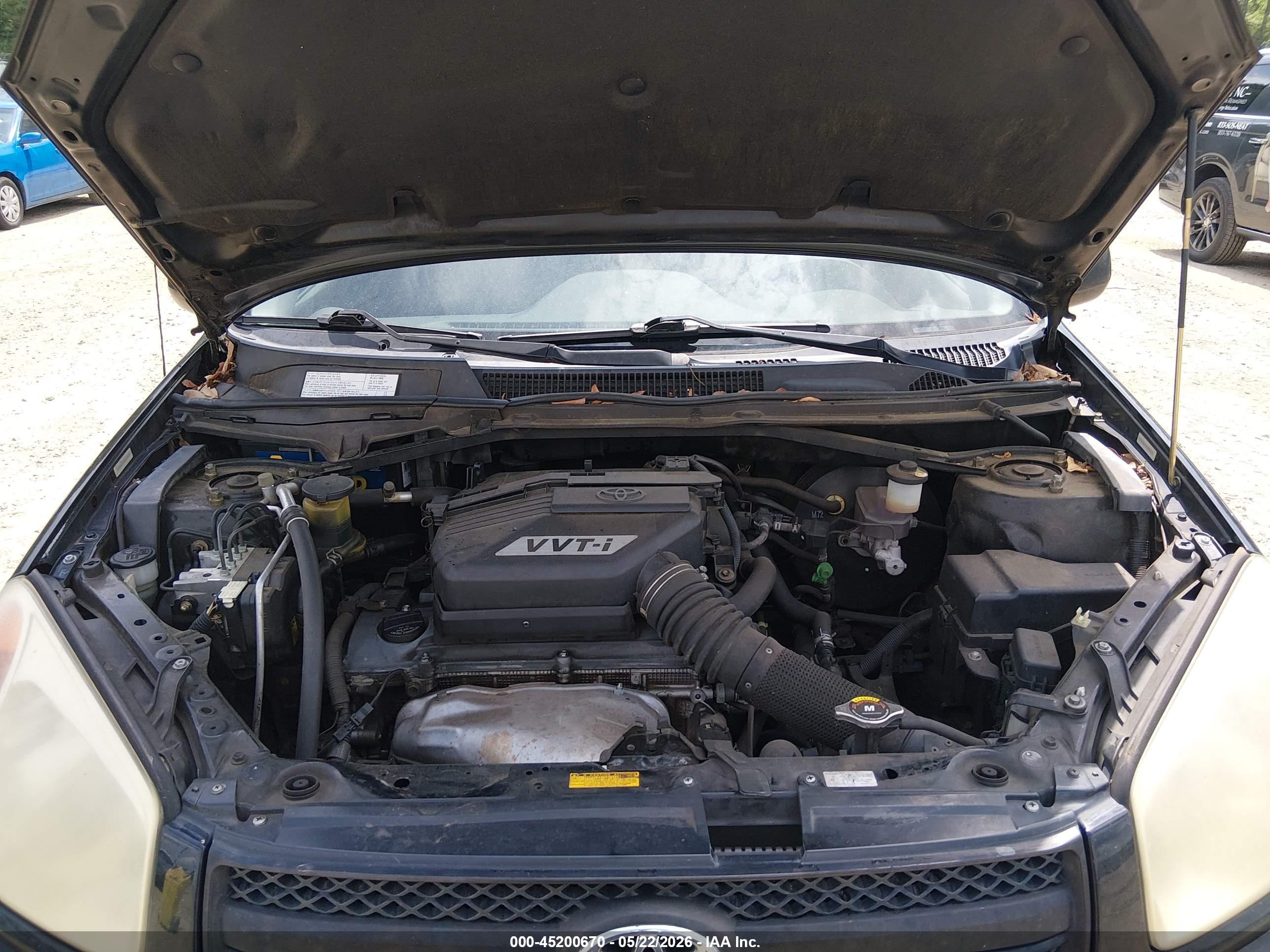 TOYOTA RAV4 image 10