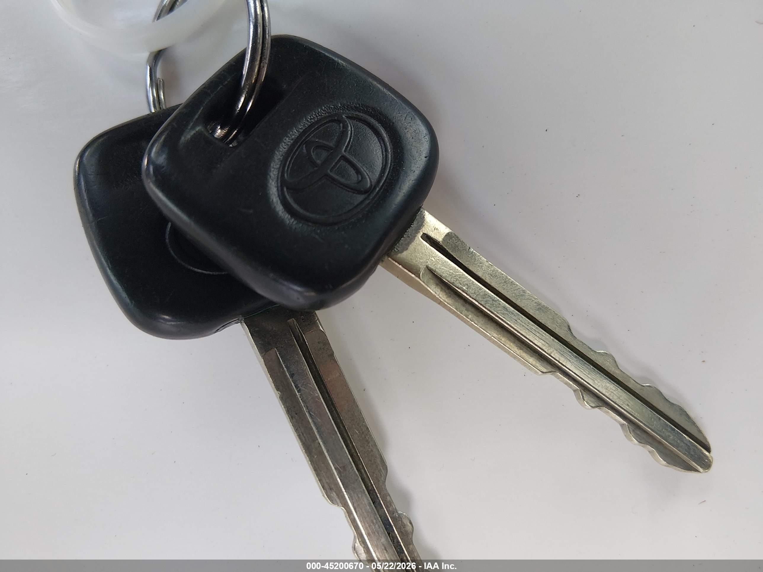TOYOTA RAV4 image 11