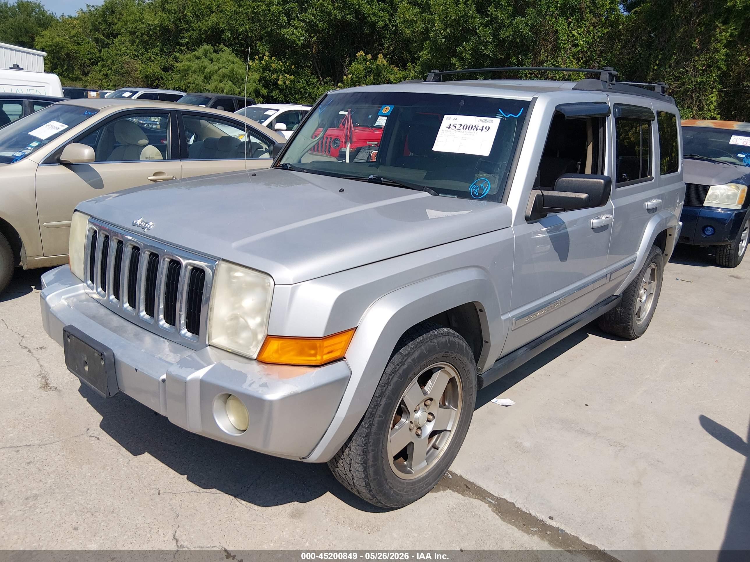 JEEP COMMANDER image 2