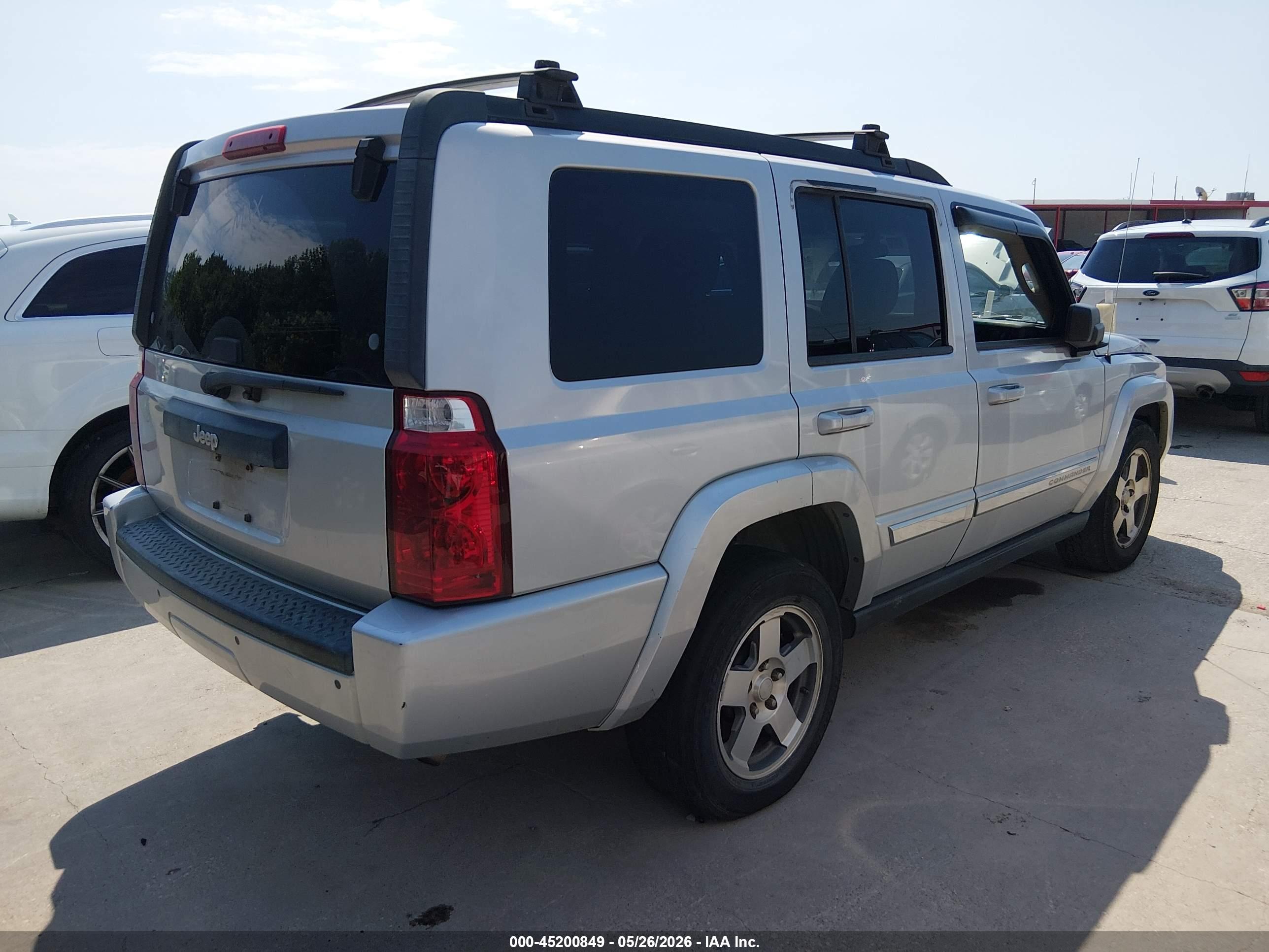 JEEP COMMANDER image 4
