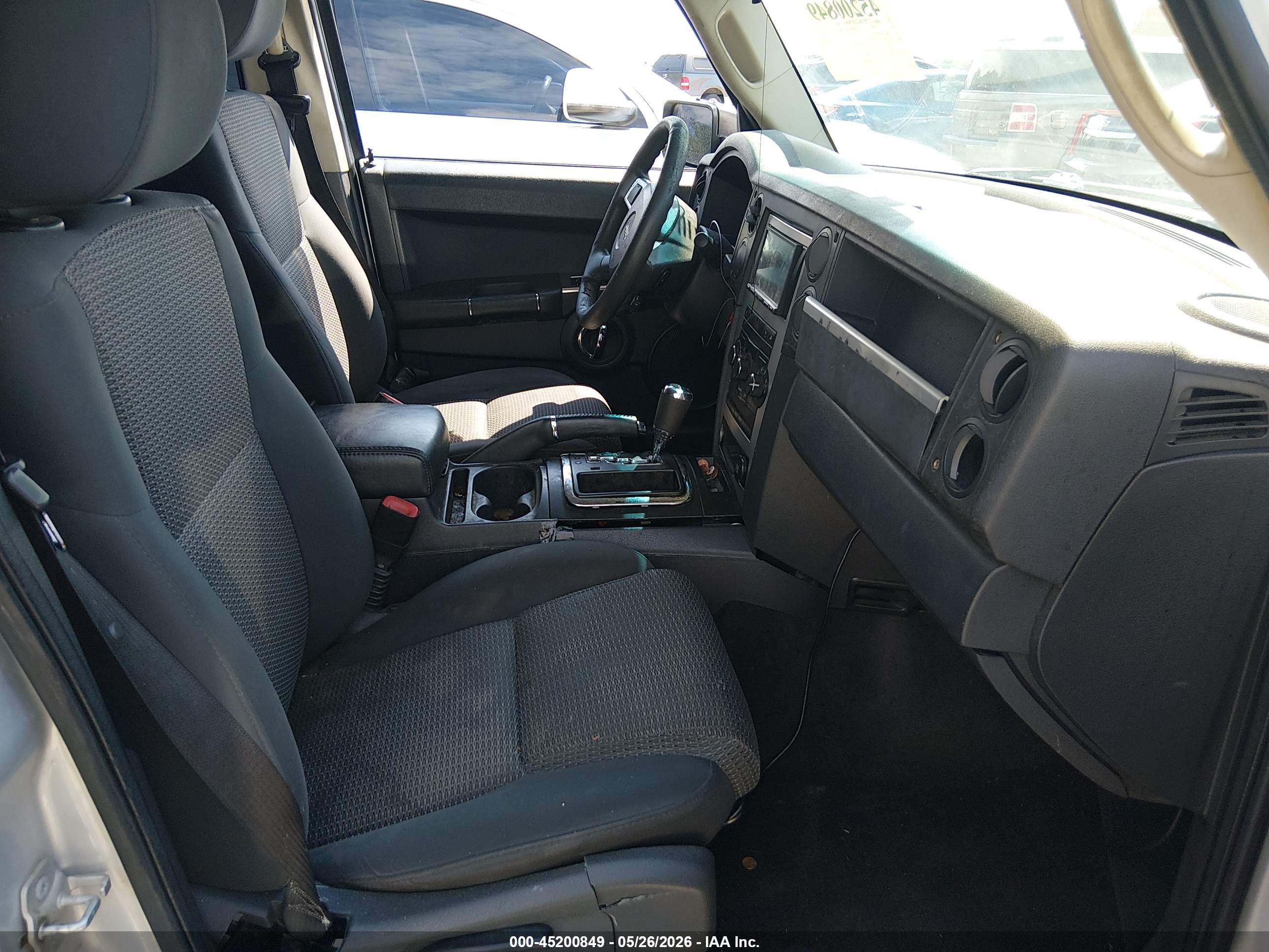 JEEP COMMANDER image 5