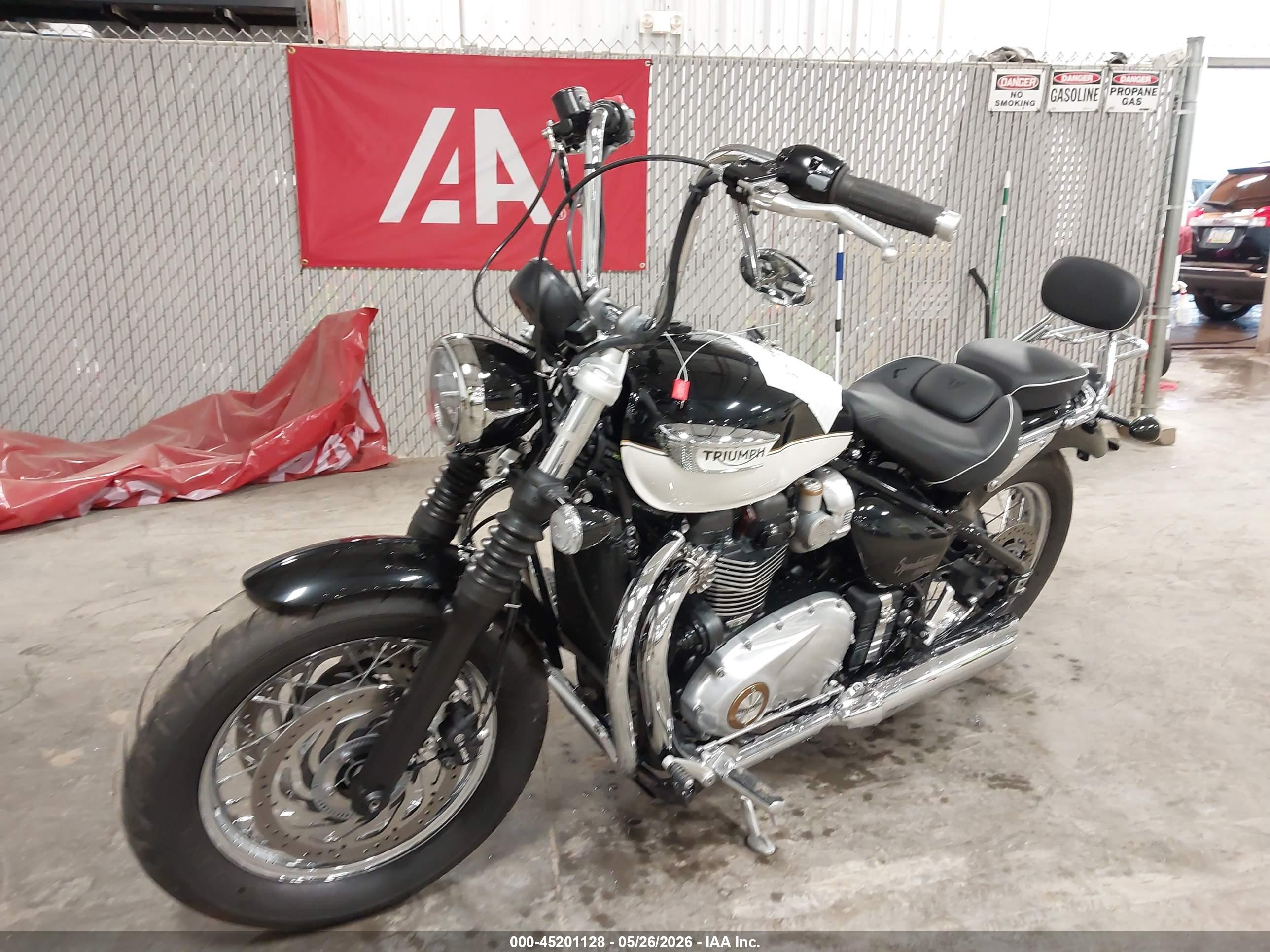 TRIUMPH MOTORCYCLE image 2