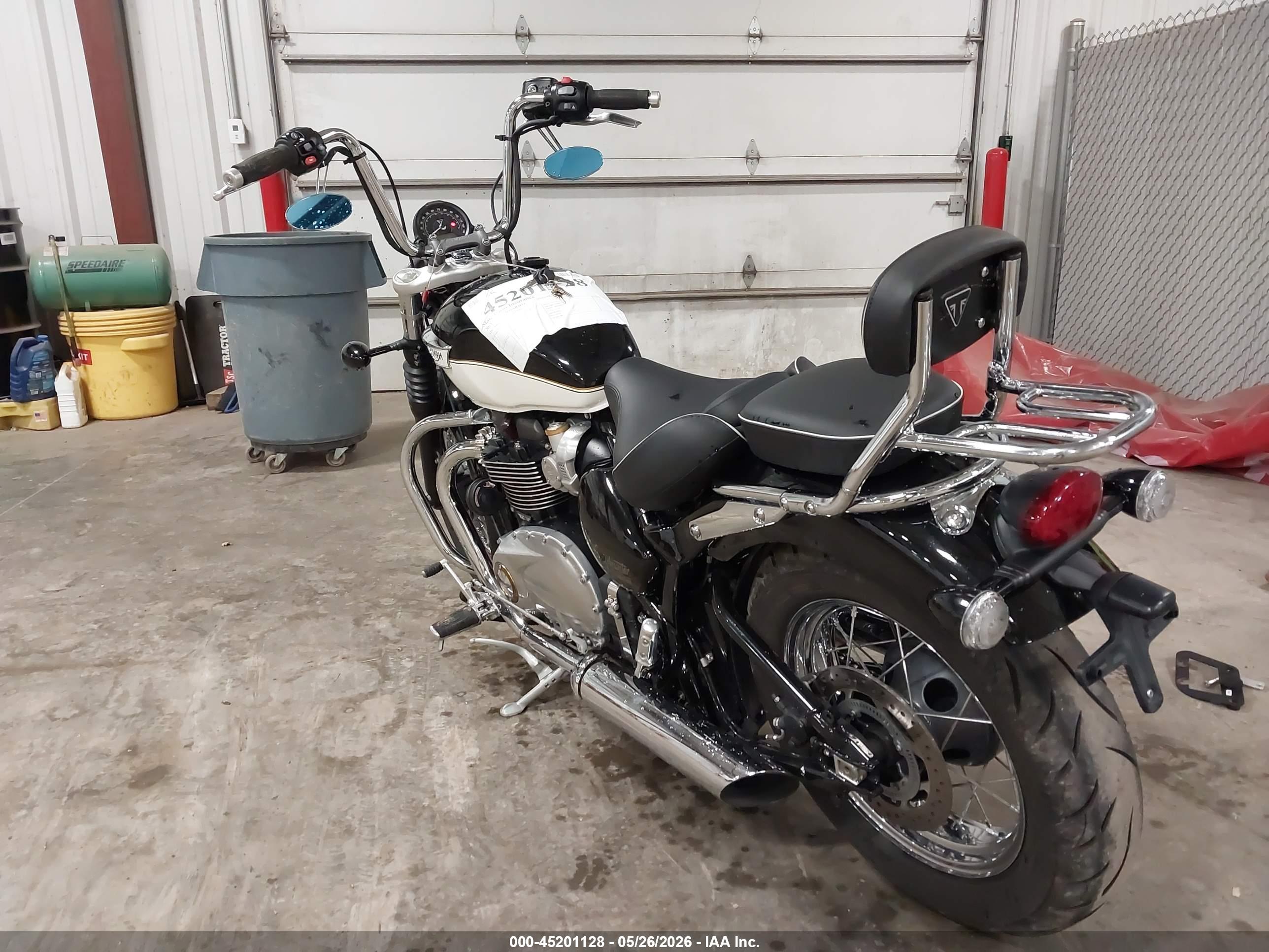 TRIUMPH MOTORCYCLE image 3