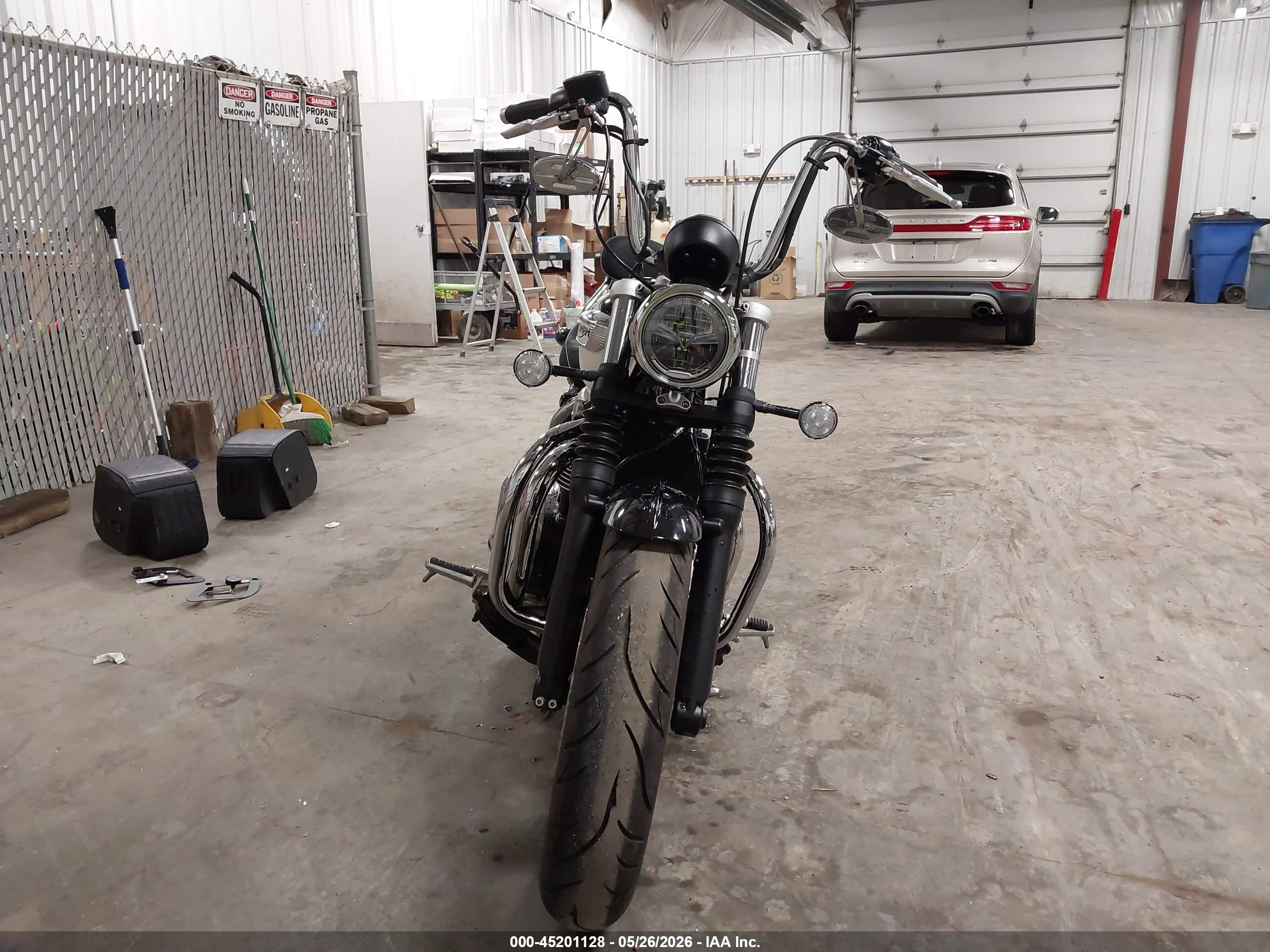 TRIUMPH MOTORCYCLE image 5
