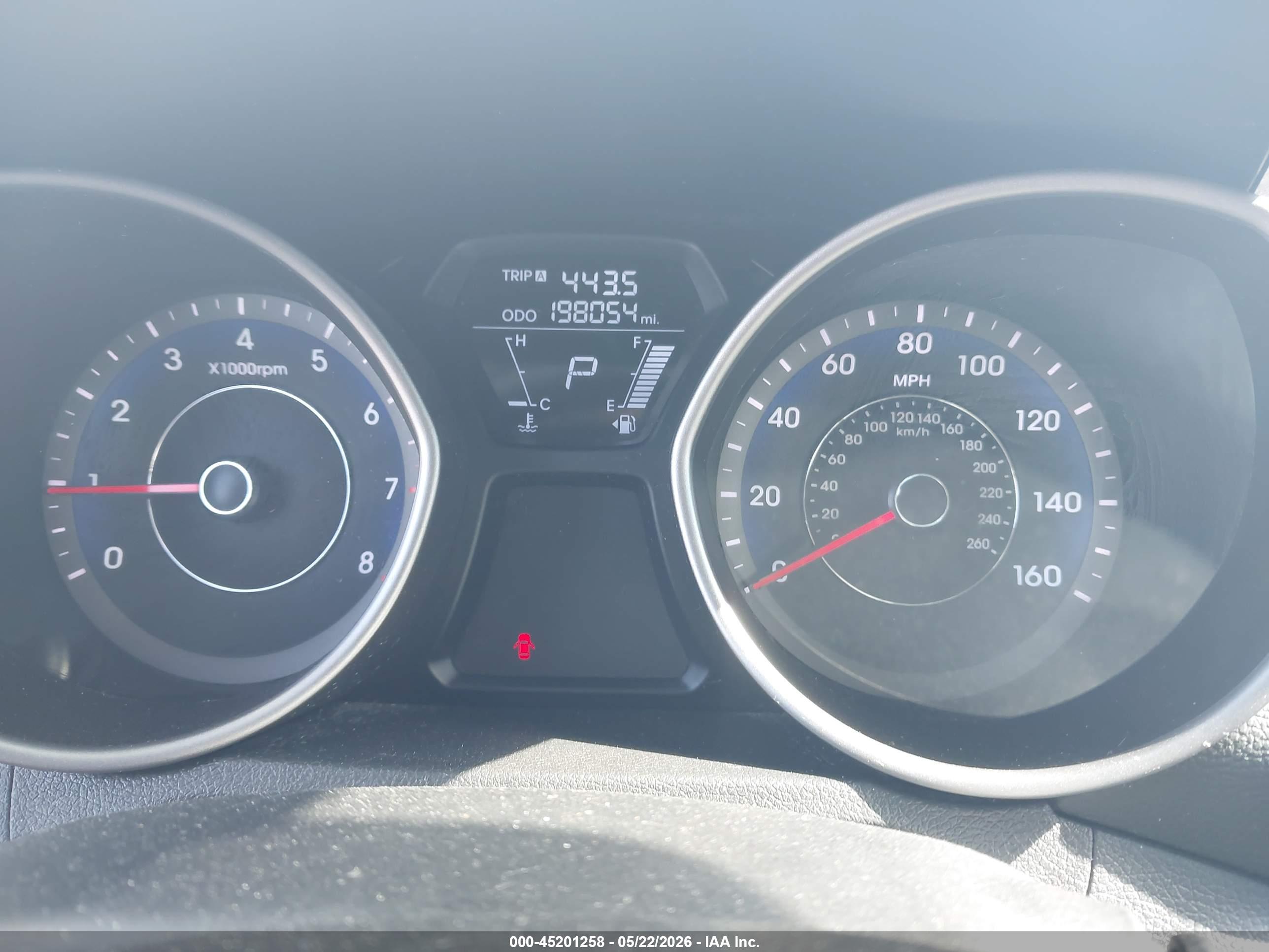 HYUNDAI ELANTRA image 7
