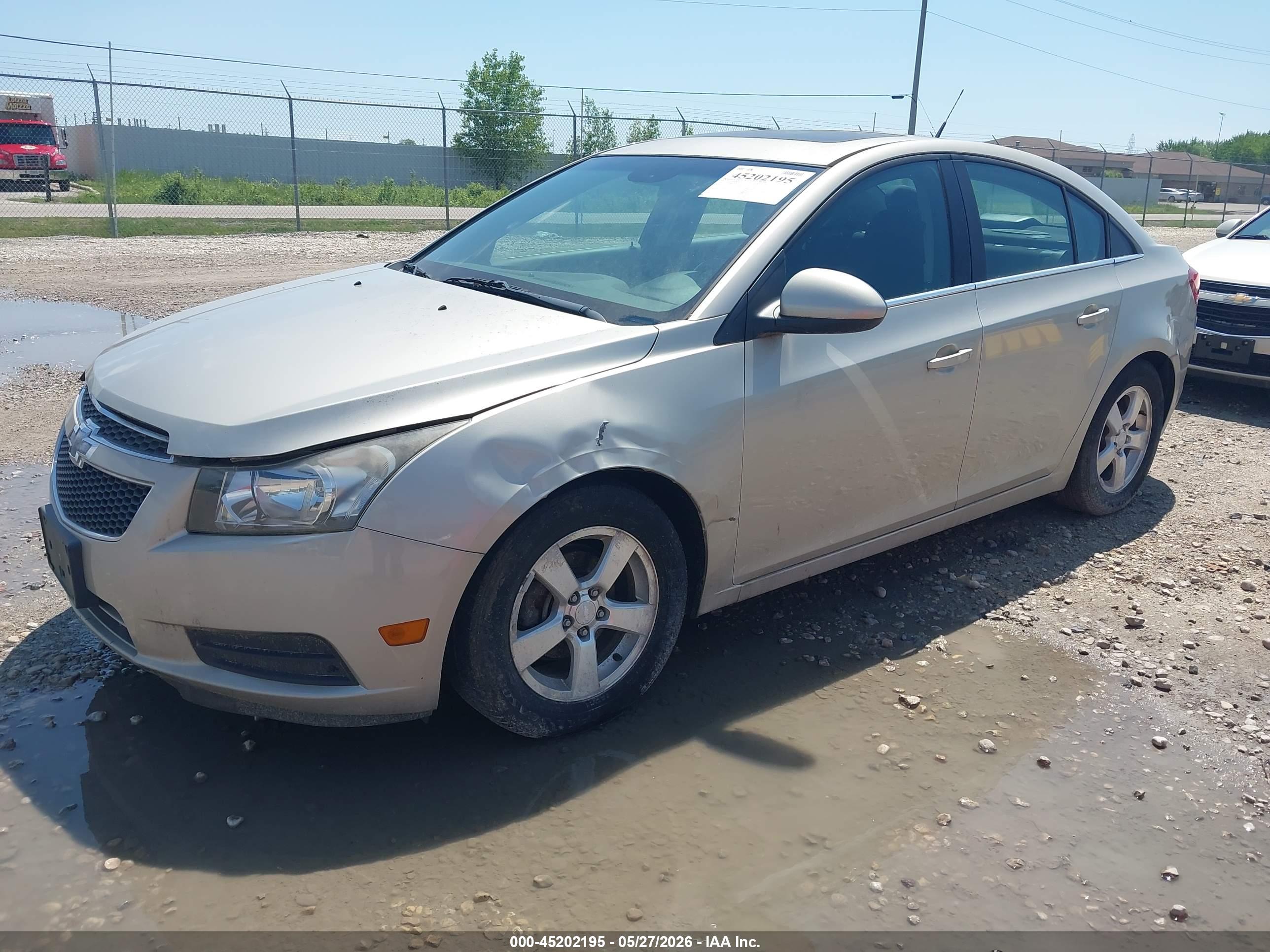 CHEVROLET CRUZE image 2