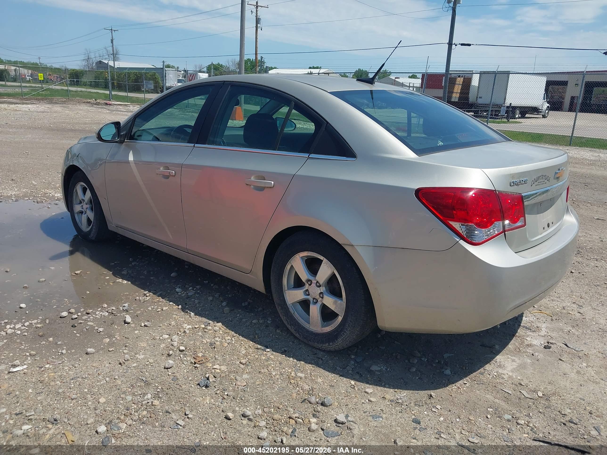 CHEVROLET CRUZE image 3