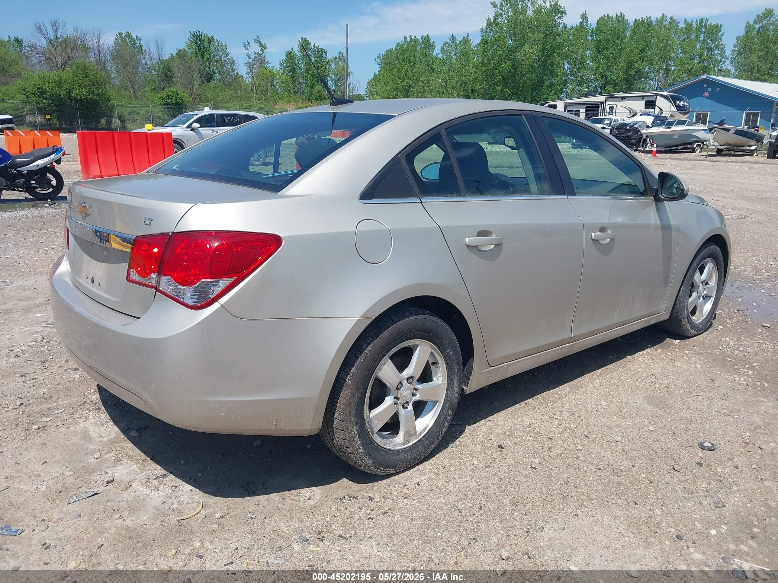 CHEVROLET CRUZE image 4