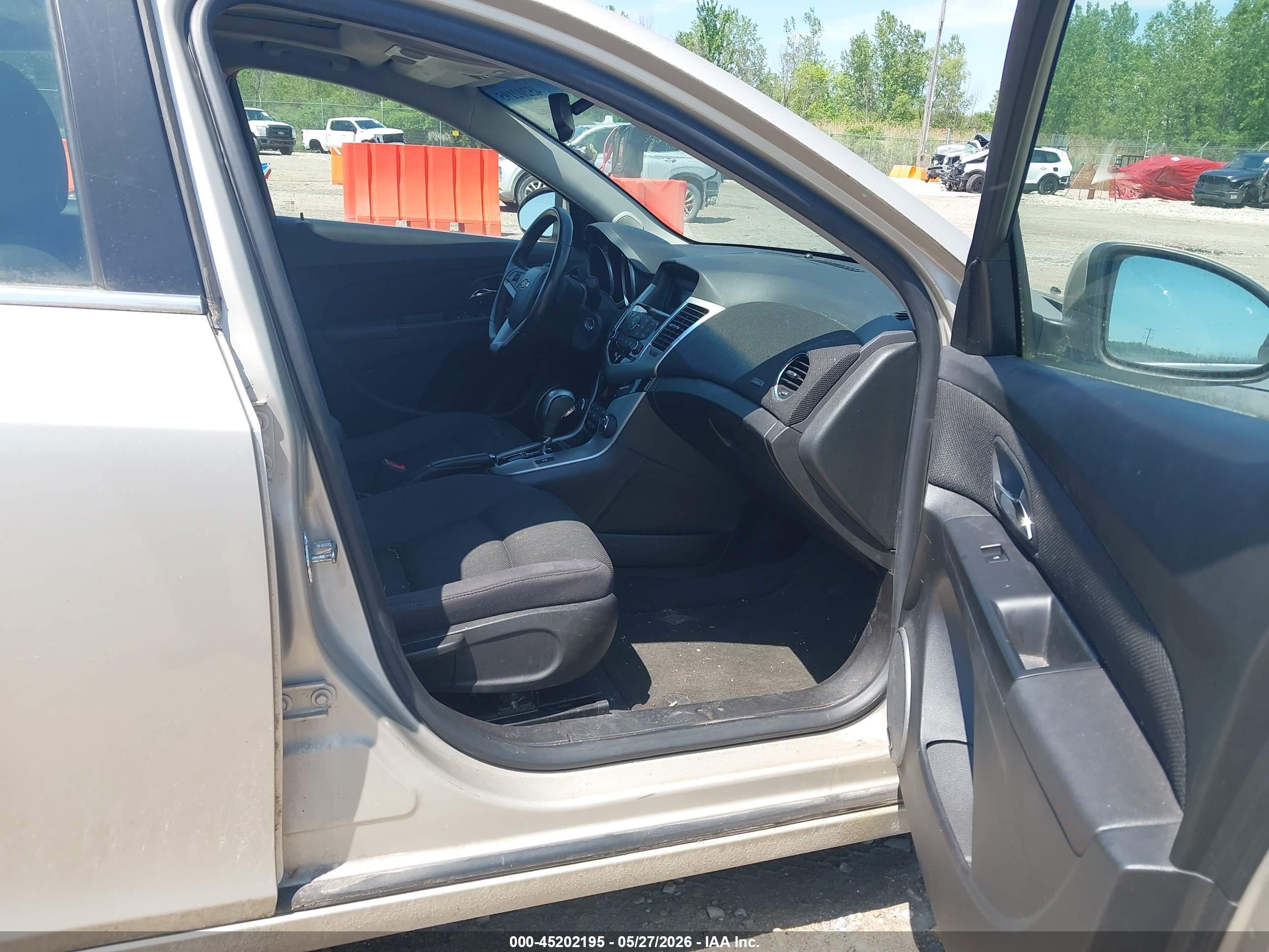 CHEVROLET CRUZE image 5