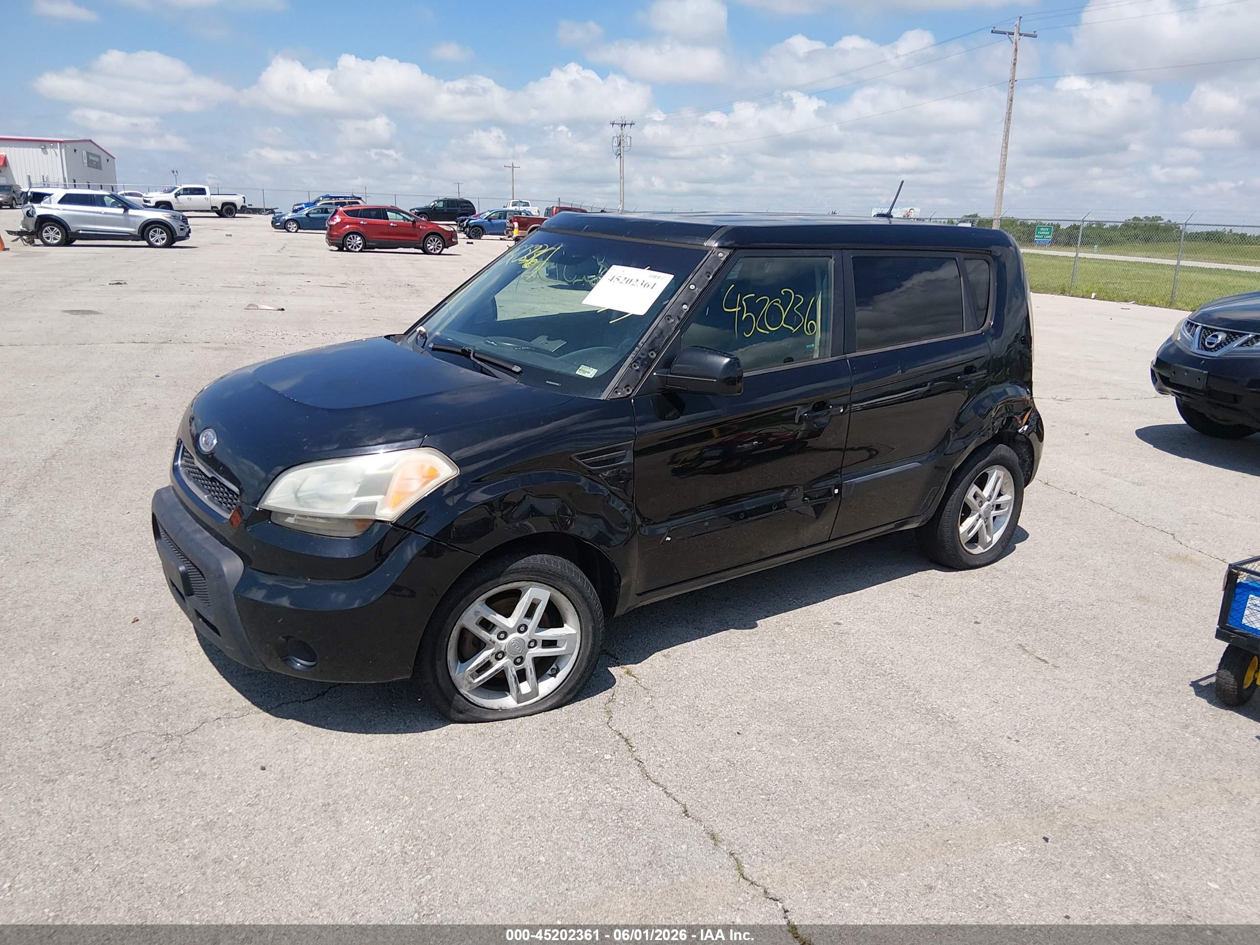 KIA SOUL image 2