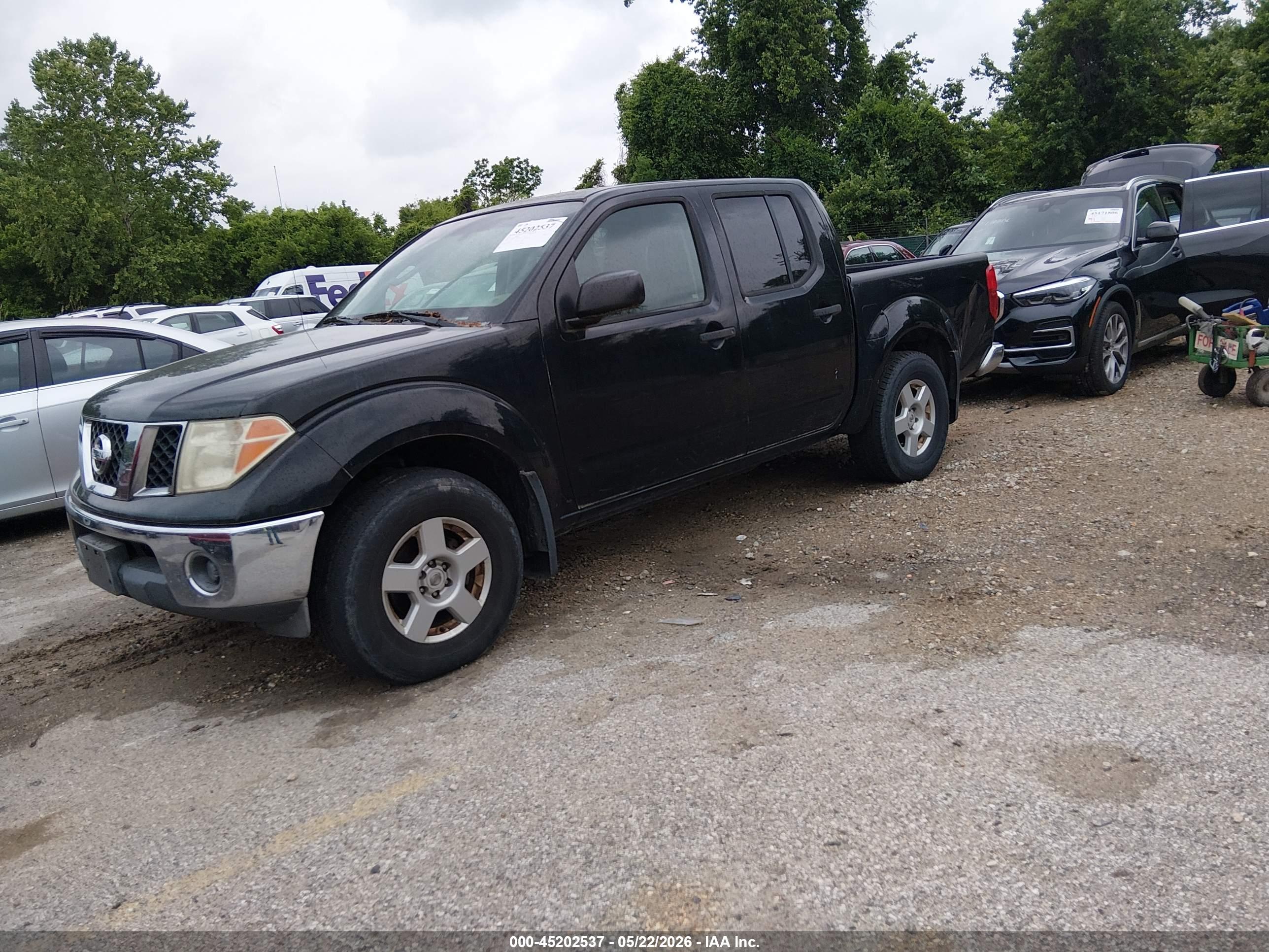 NISSAN FRONTIER image 2