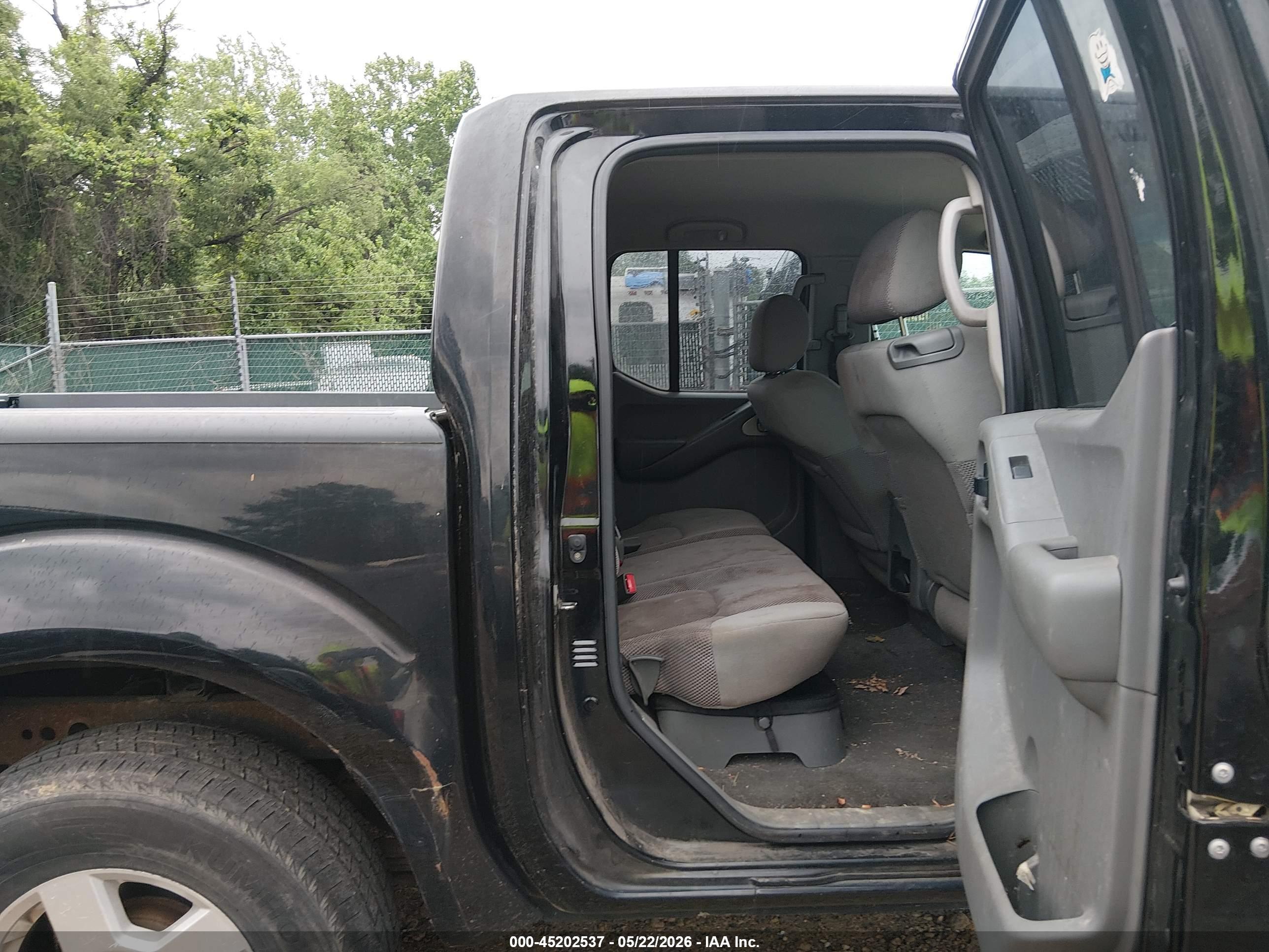 NISSAN FRONTIER image 8