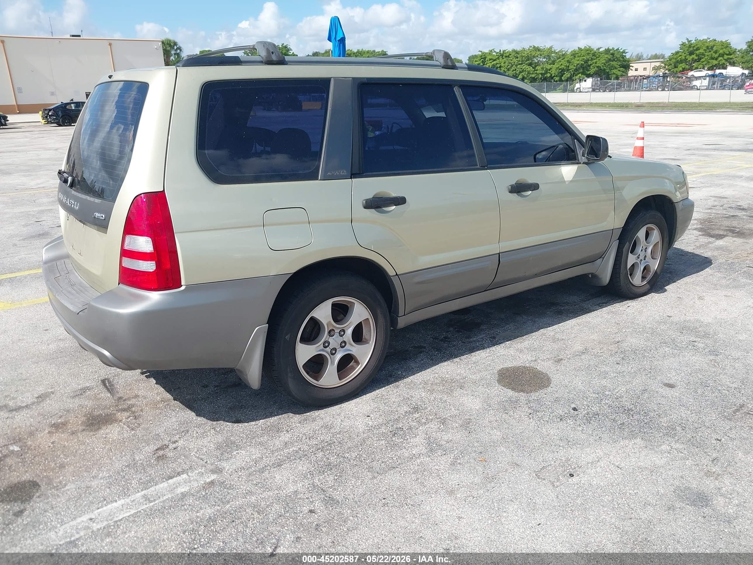 SUBARU FORESTER image 4