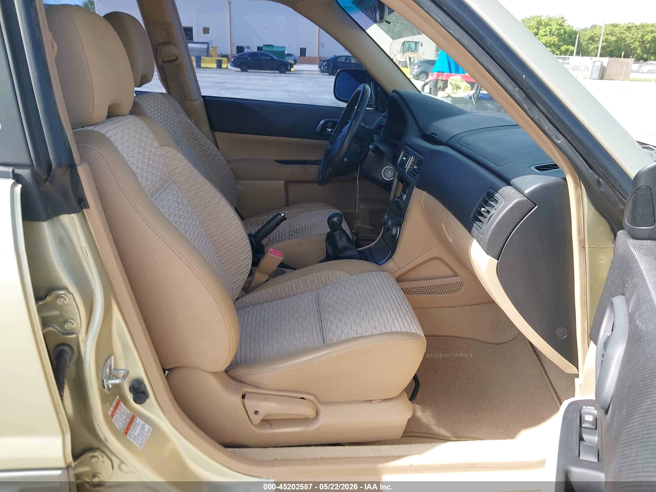 SUBARU FORESTER image 5