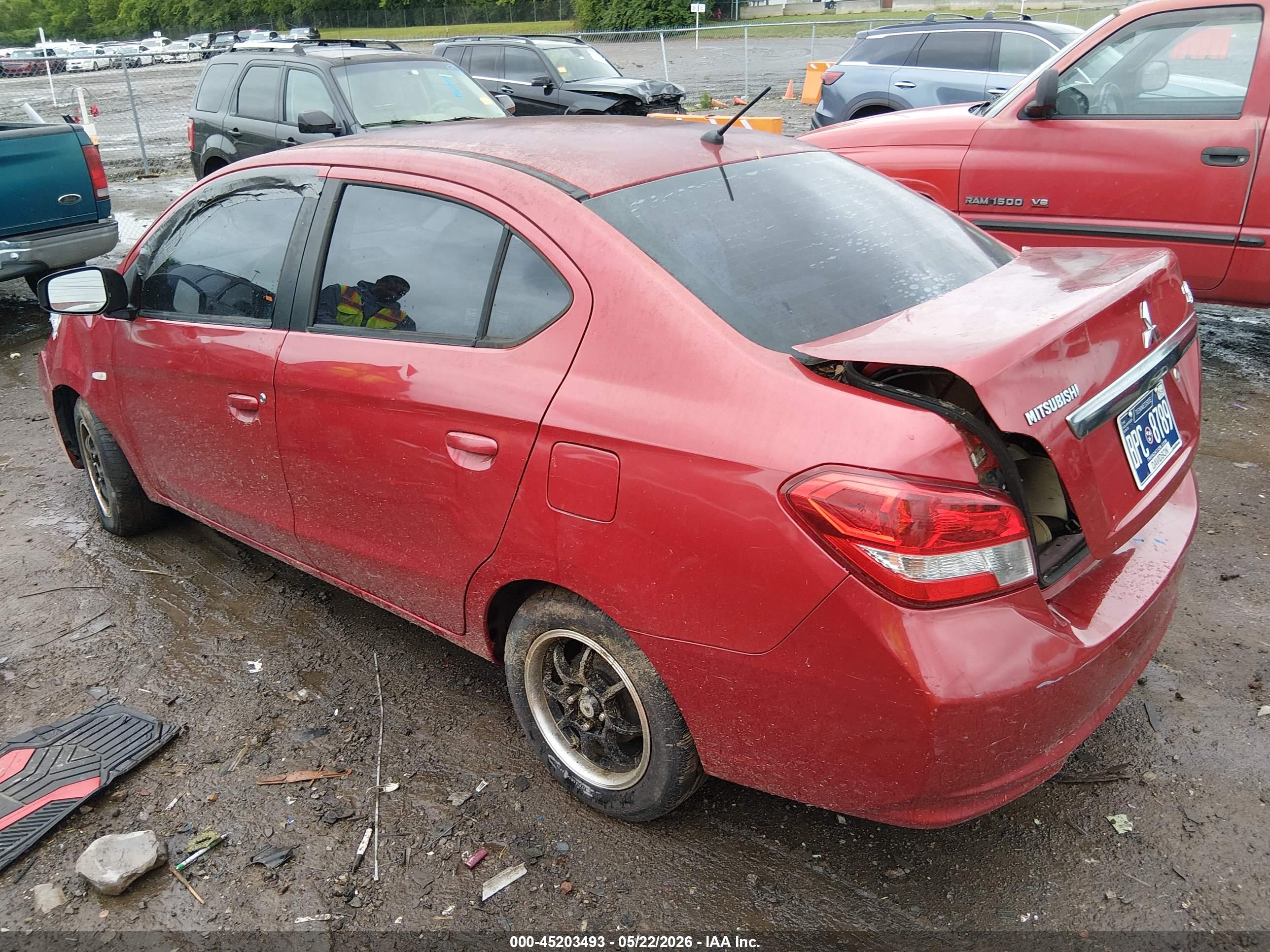 MITSUBISHI MIRAGE image 3