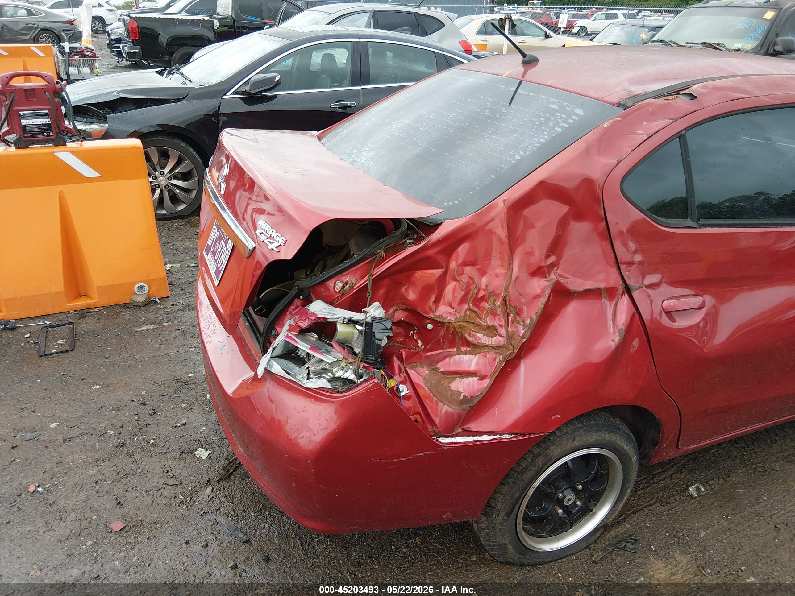 MITSUBISHI MIRAGE image 6