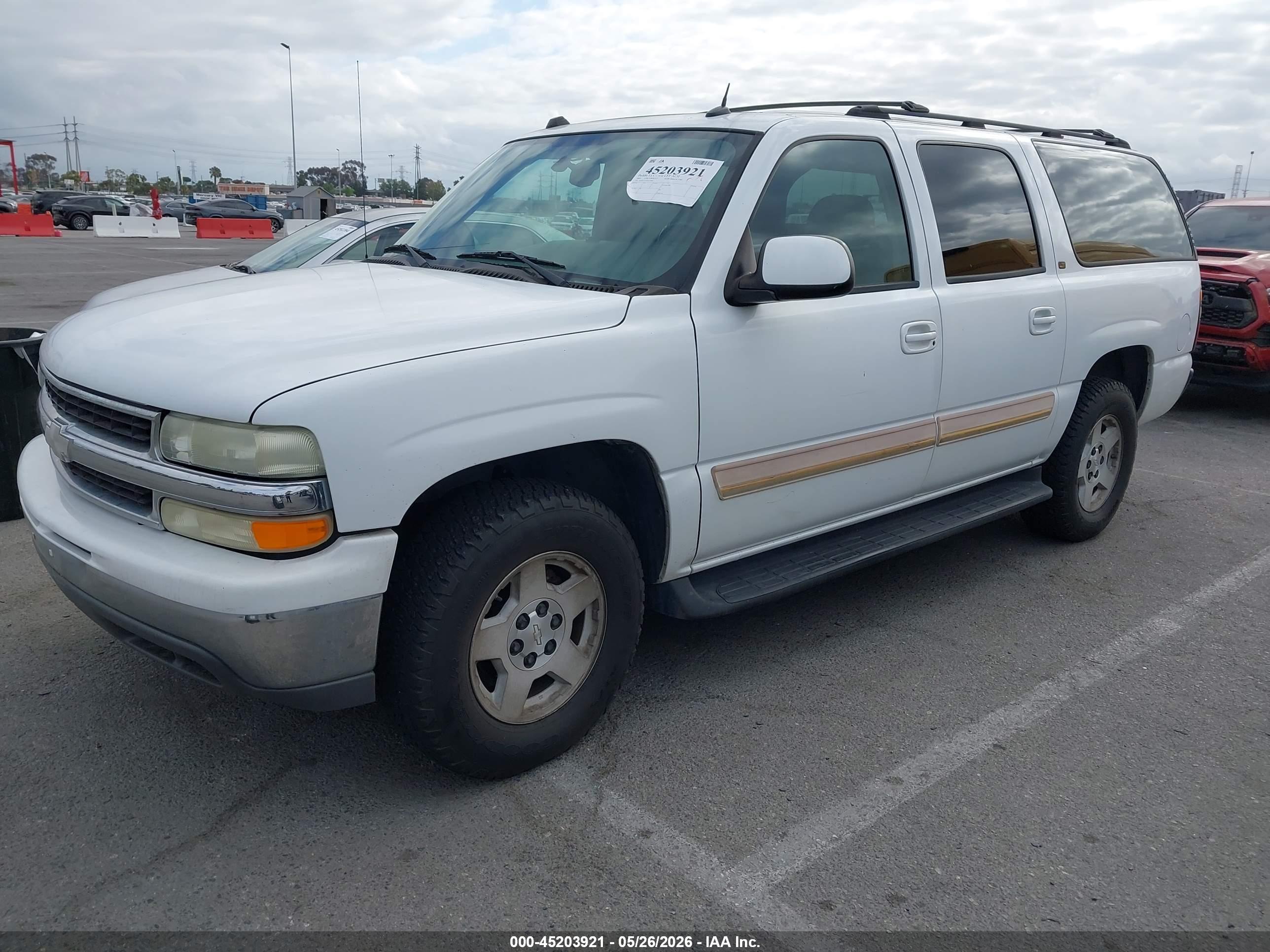 CHEVROLET SUBURBAN image 2