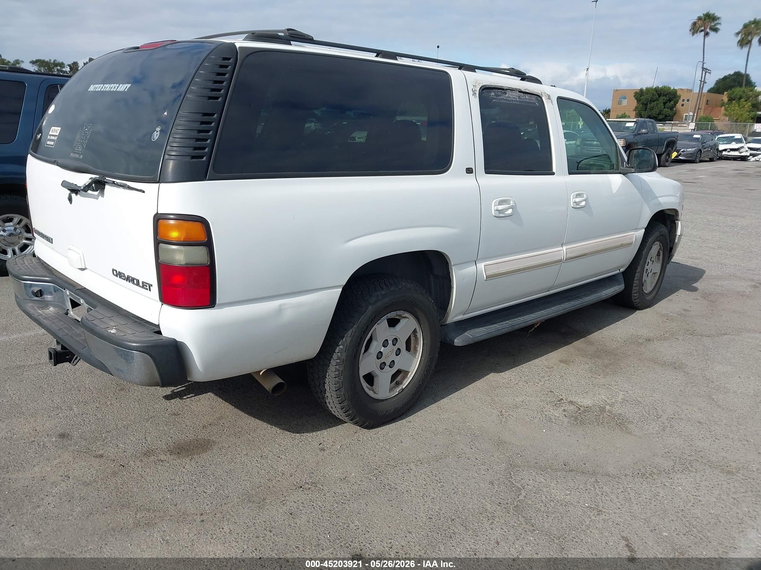 CHEVROLET SUBURBAN image 4