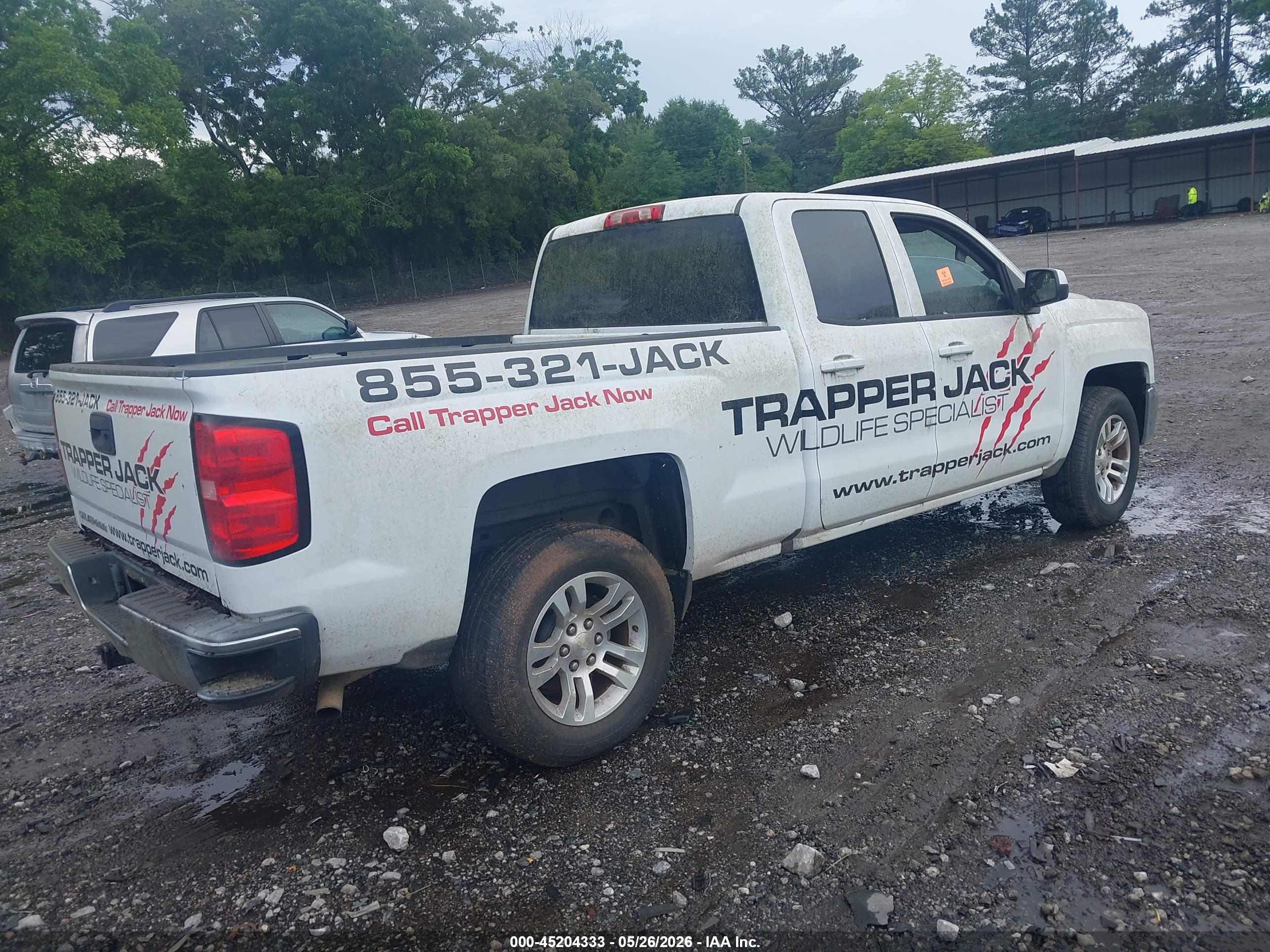 CHEVROLET SILVERADO image 4