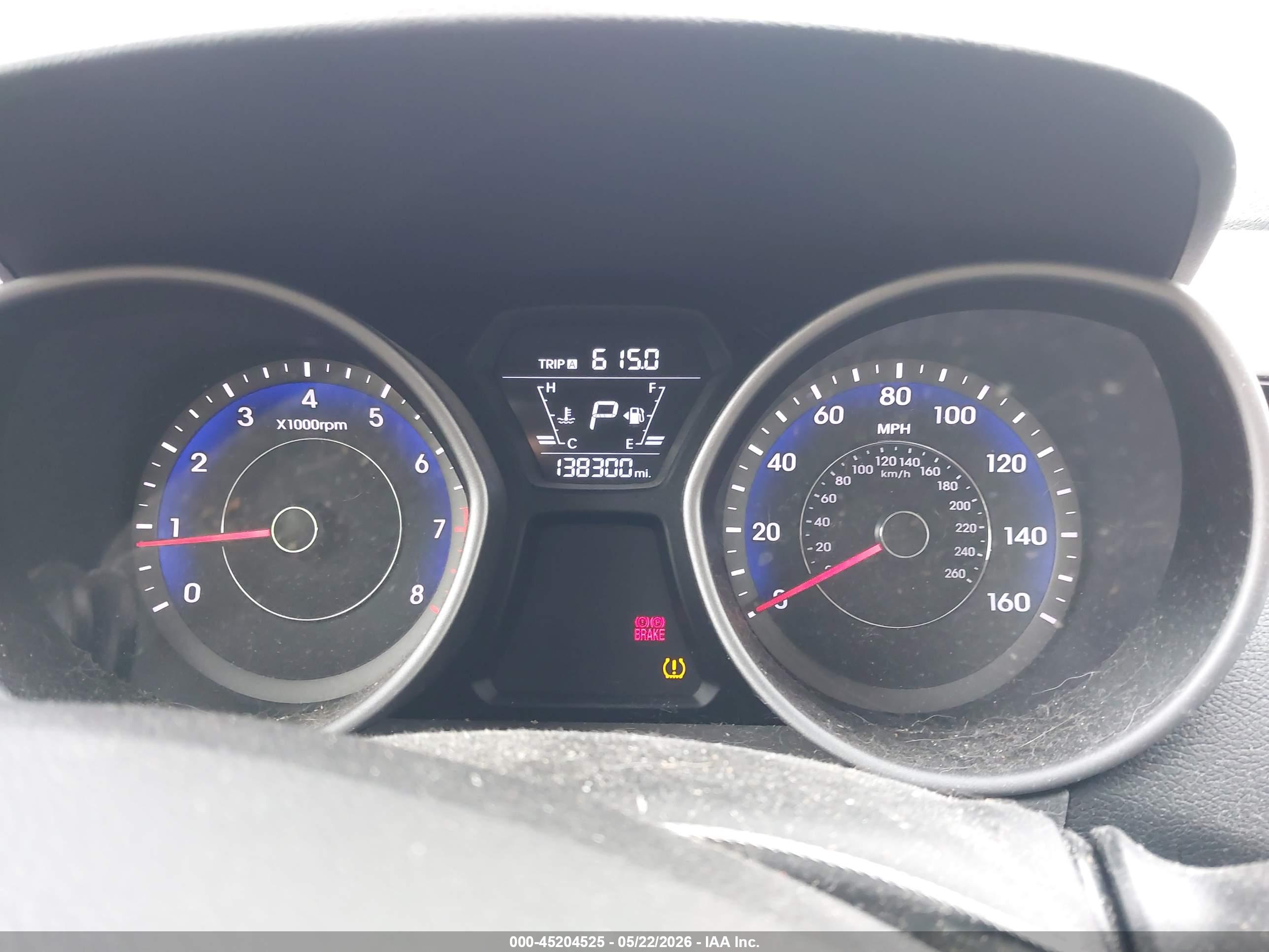 HYUNDAI ELANTRA image 7