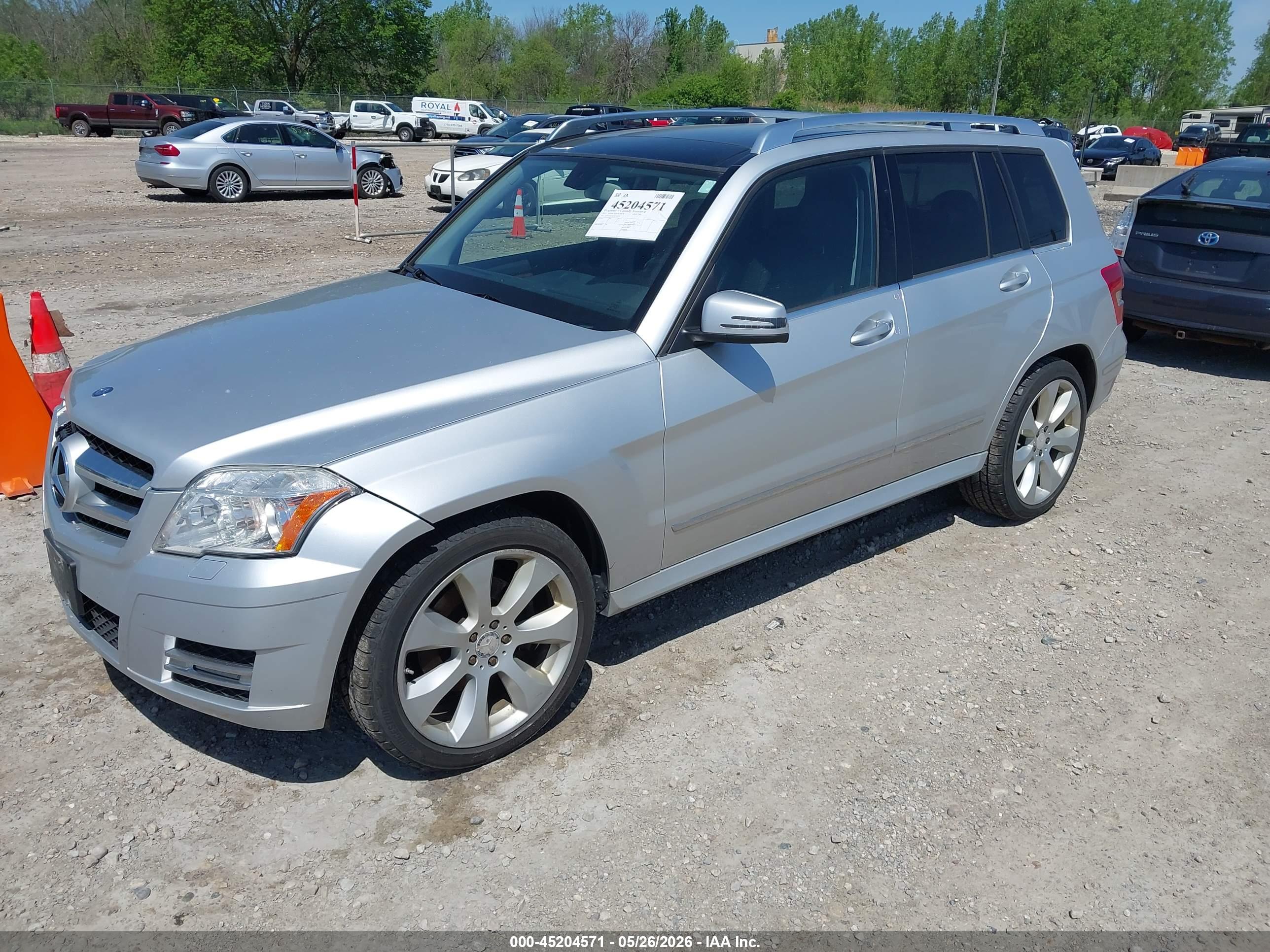 MERCEDES-BENZ GLK image 2
