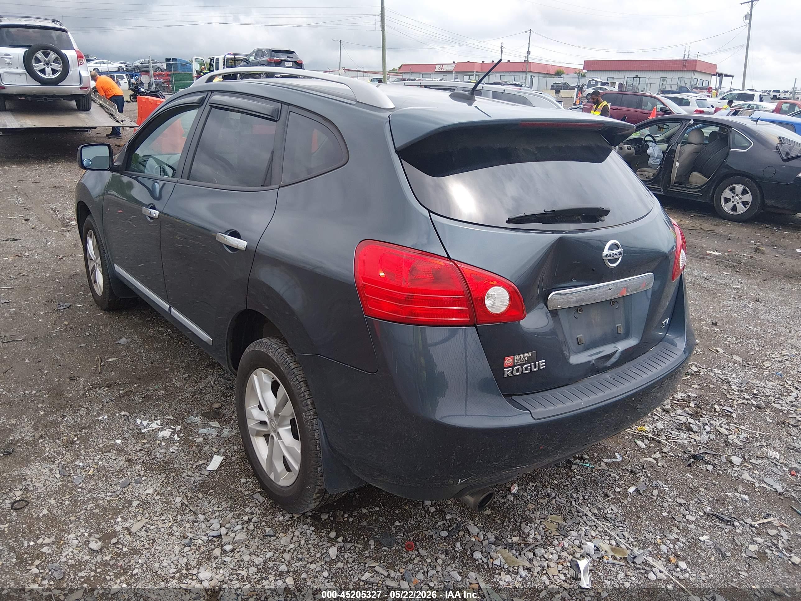 NISSAN ROGUE image 3
