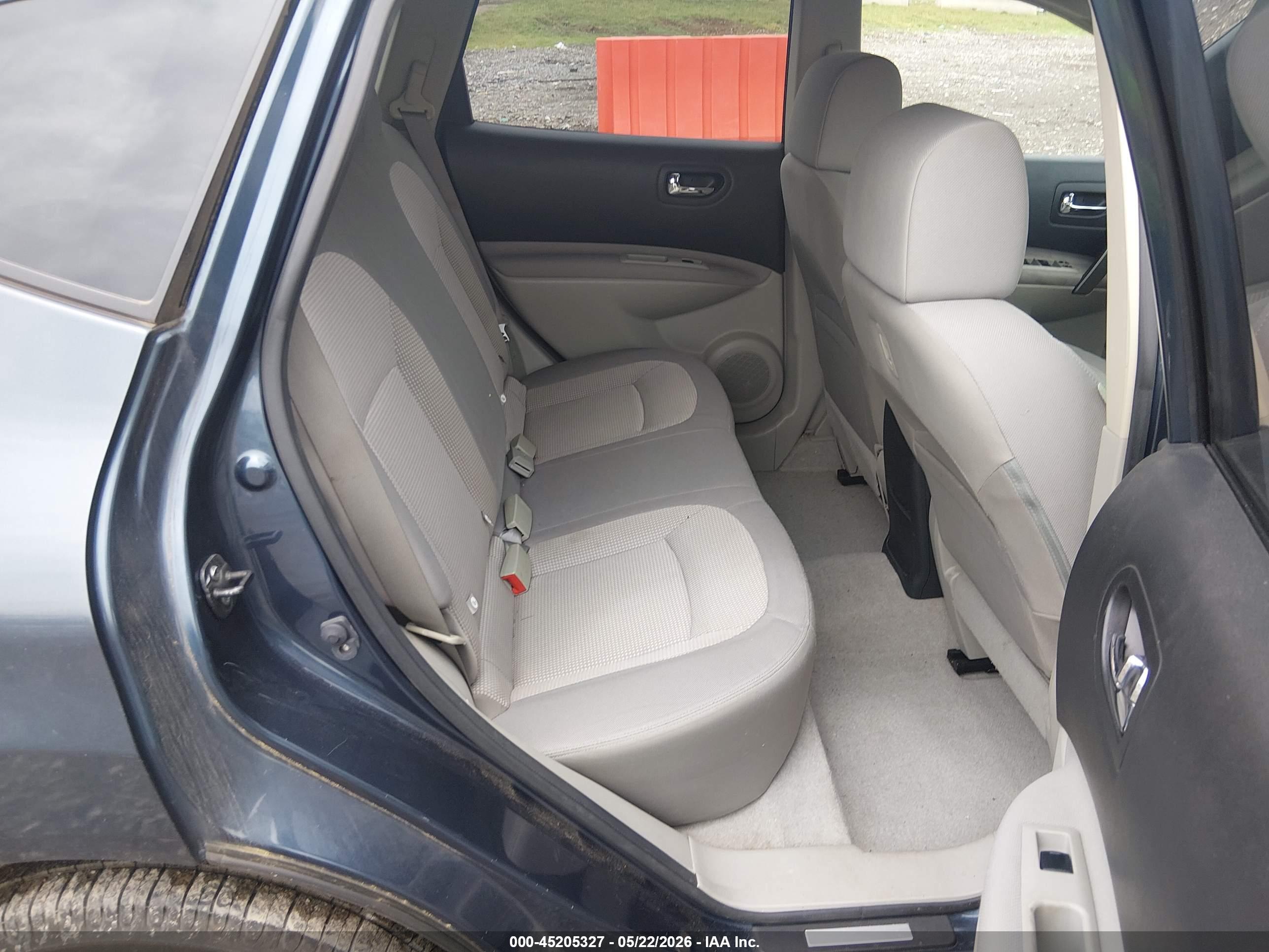 NISSAN ROGUE image 8