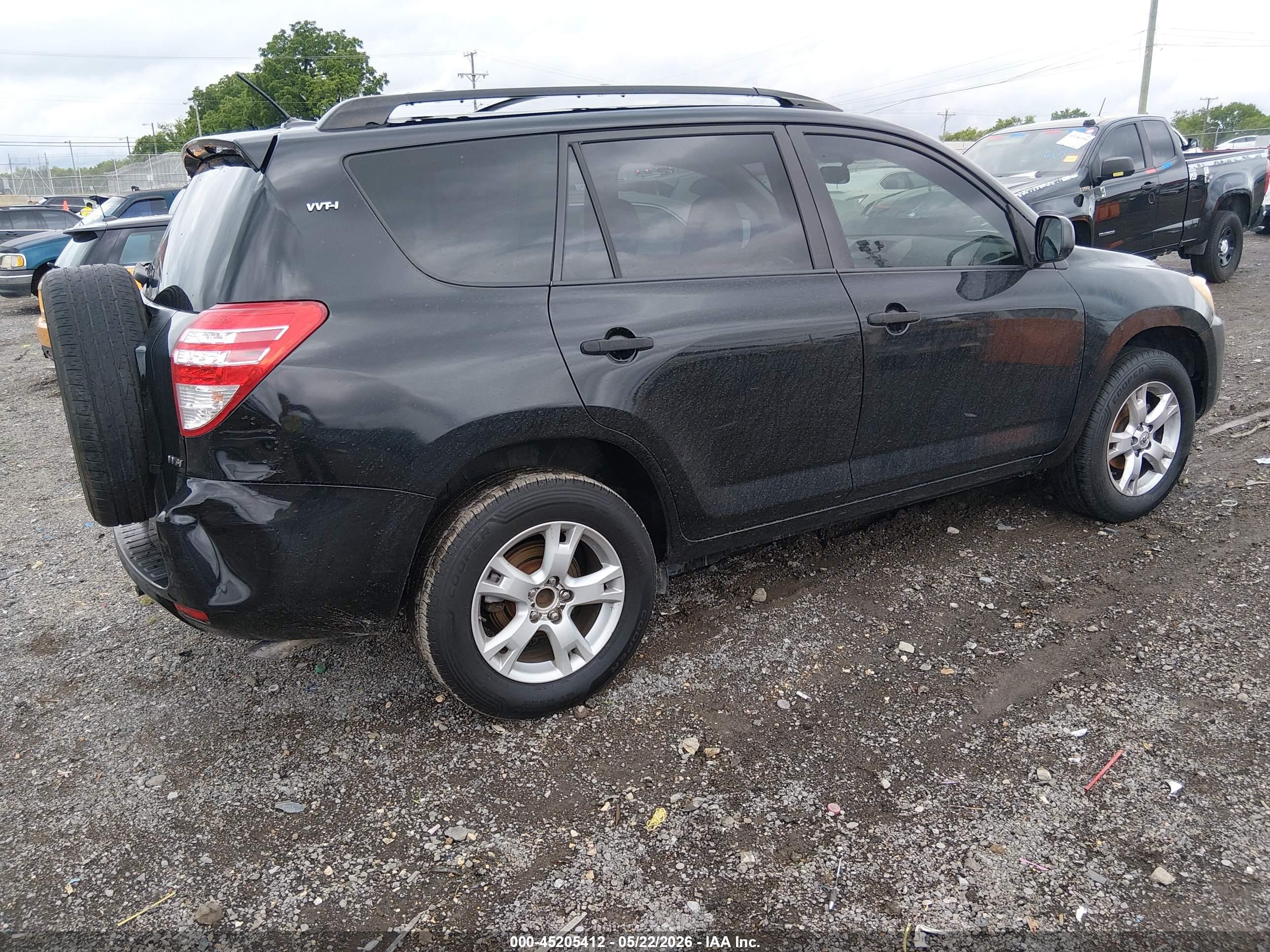 TOYOTA RAV4 image 4