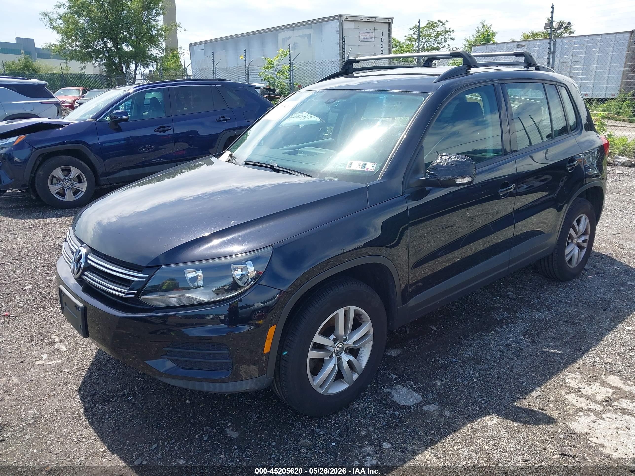 VOLKSWAGEN TIGUAN image 2