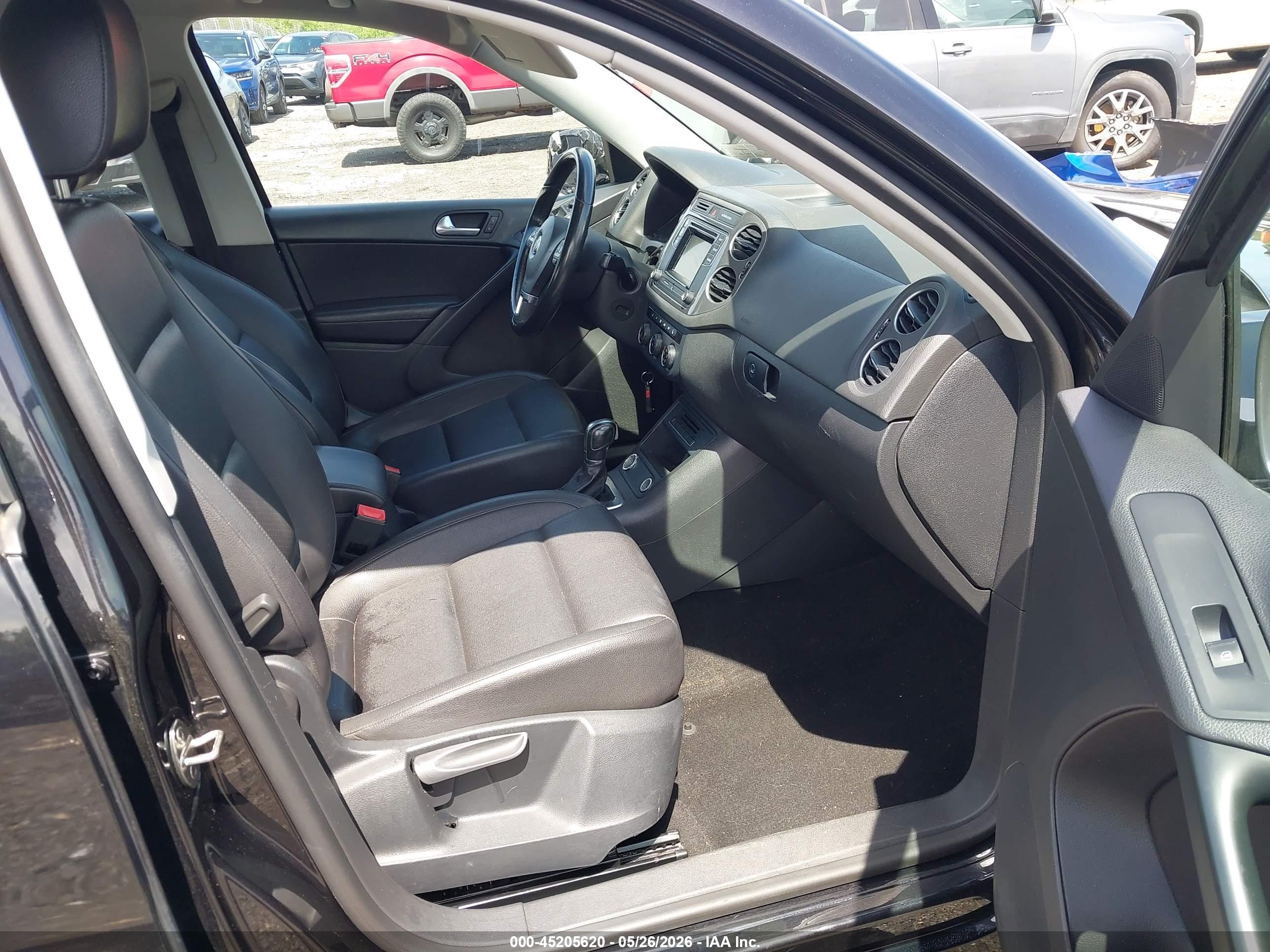 VOLKSWAGEN TIGUAN image 5
