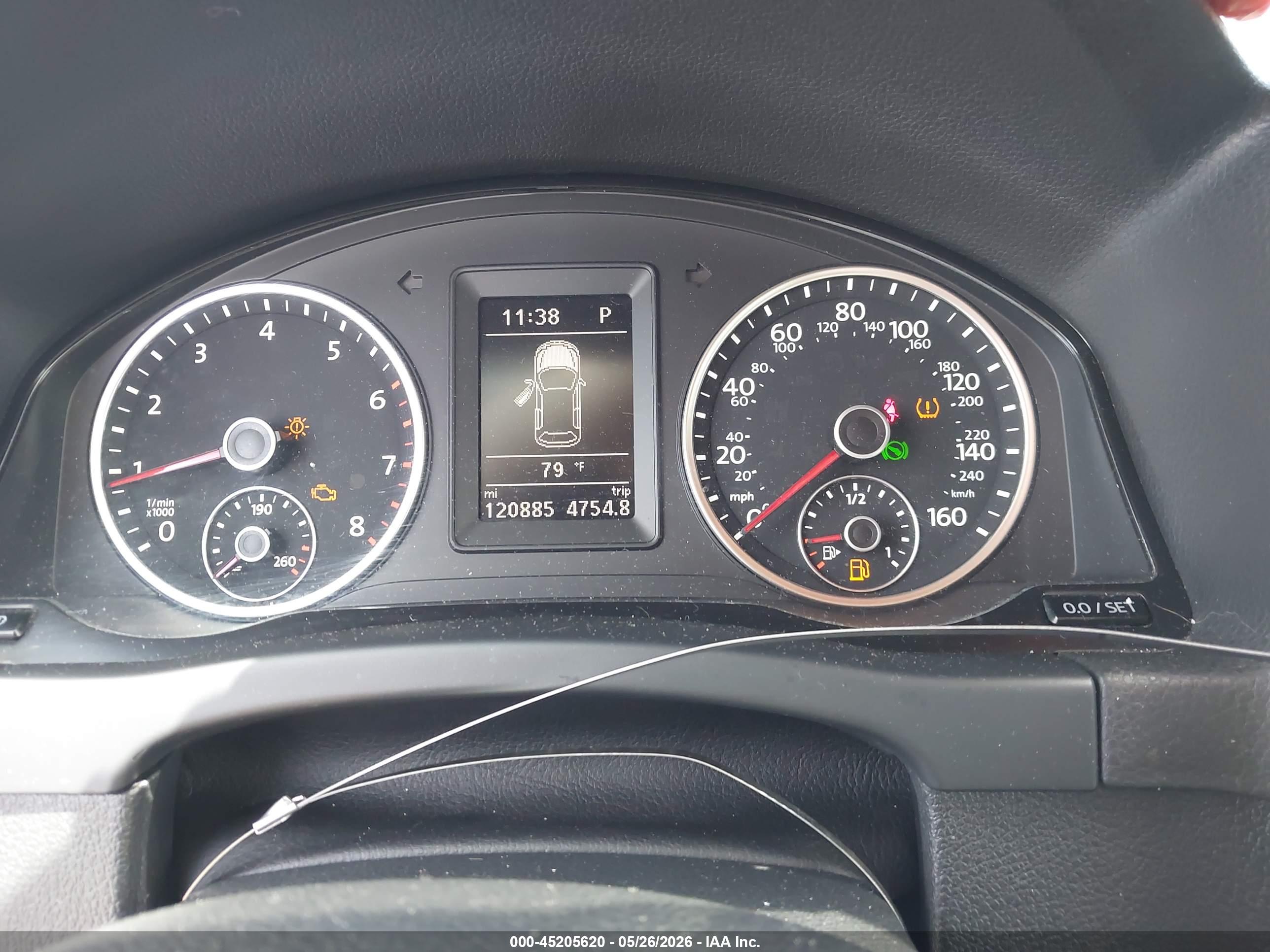 VOLKSWAGEN TIGUAN image 7