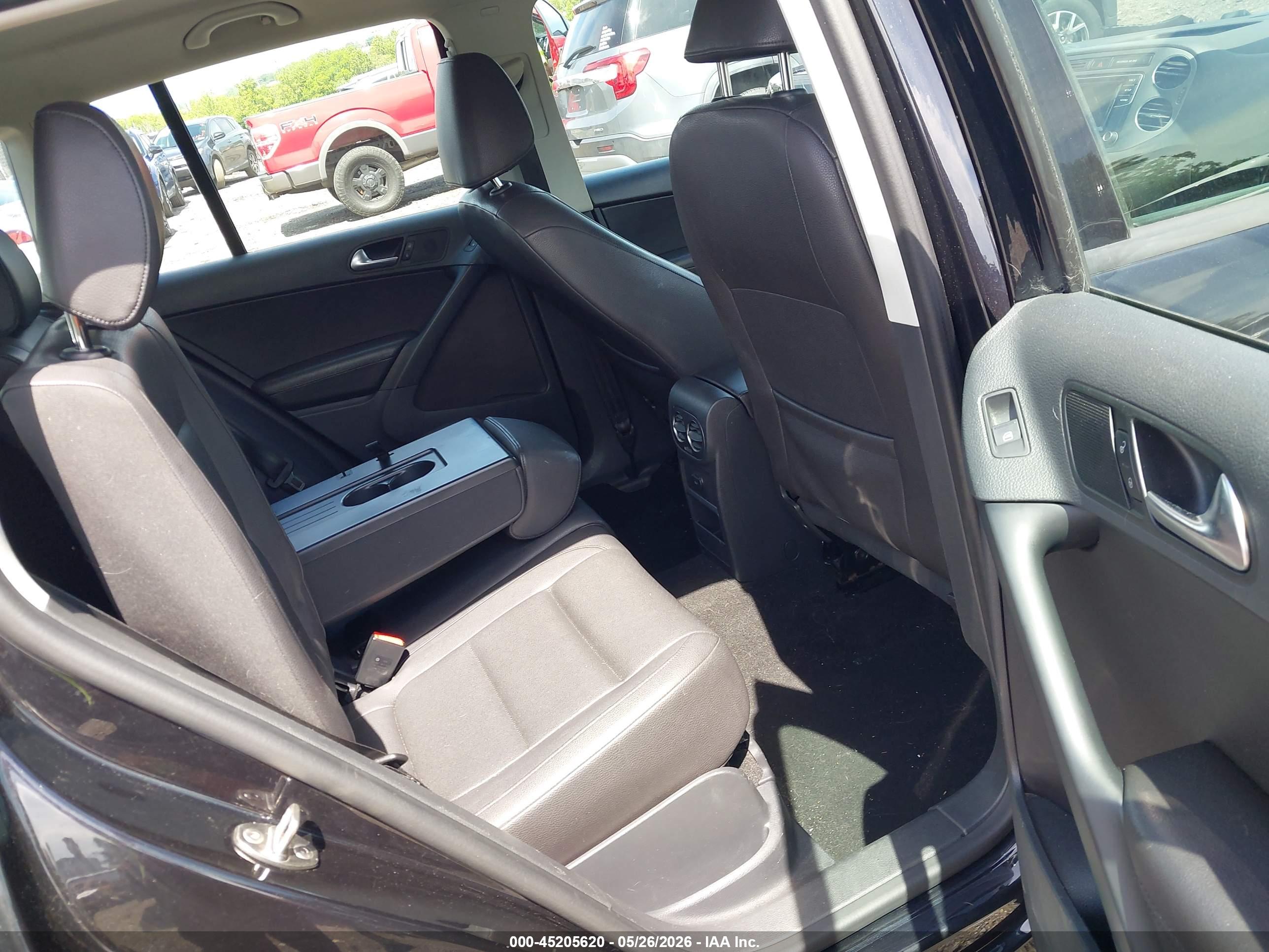 VOLKSWAGEN TIGUAN image 8