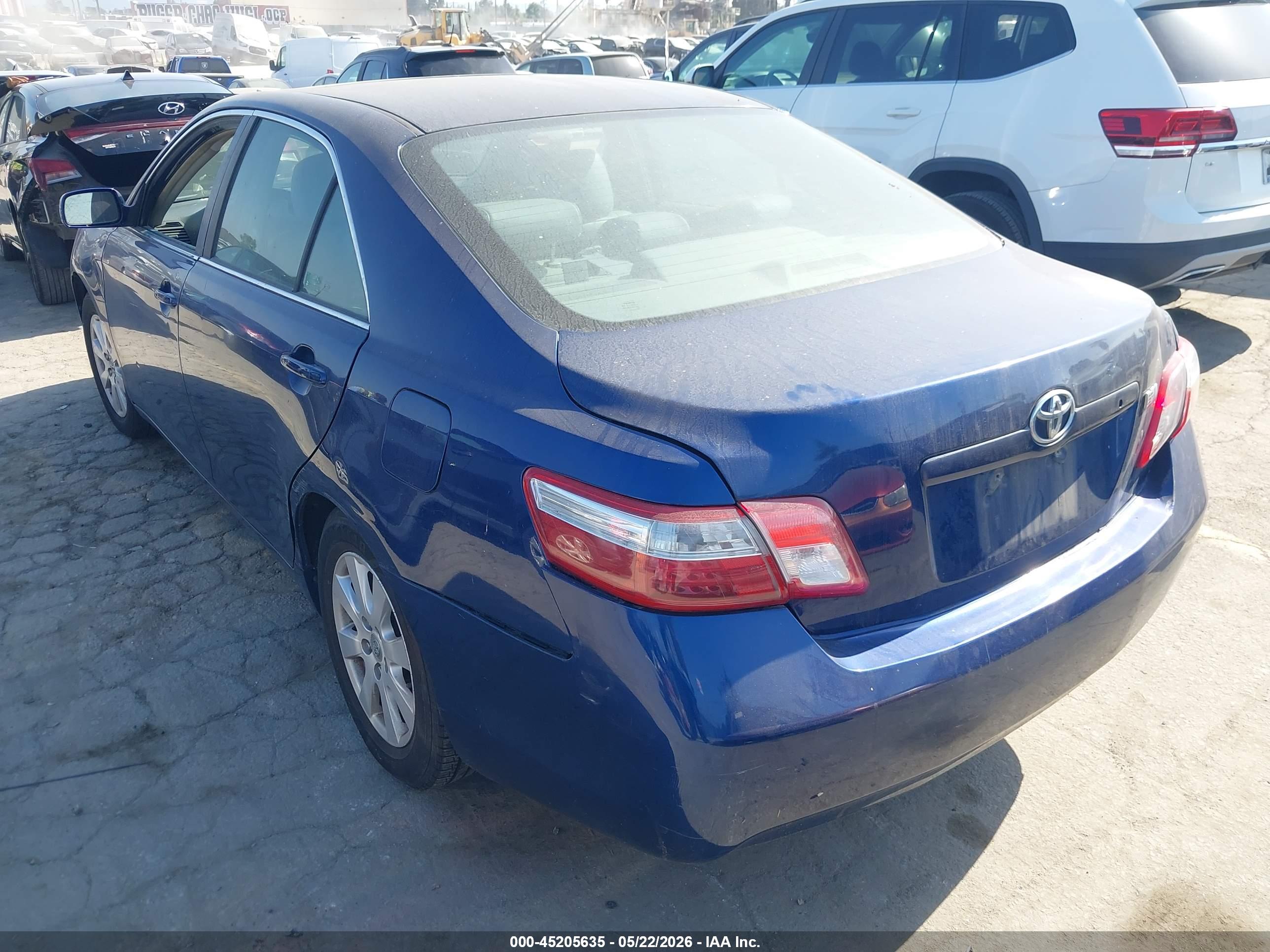TOYOTA CAMRY image 3