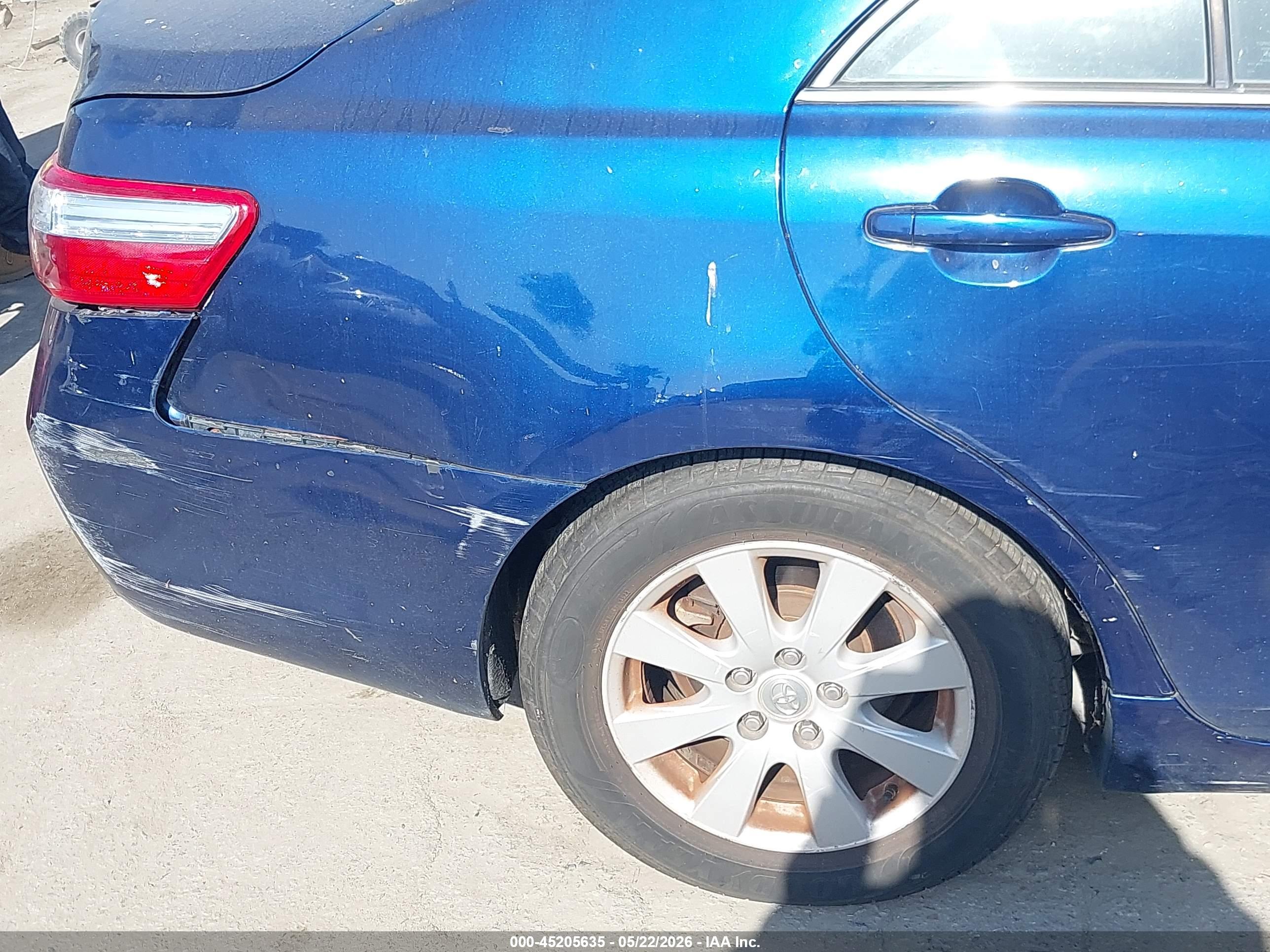 TOYOTA CAMRY image 6