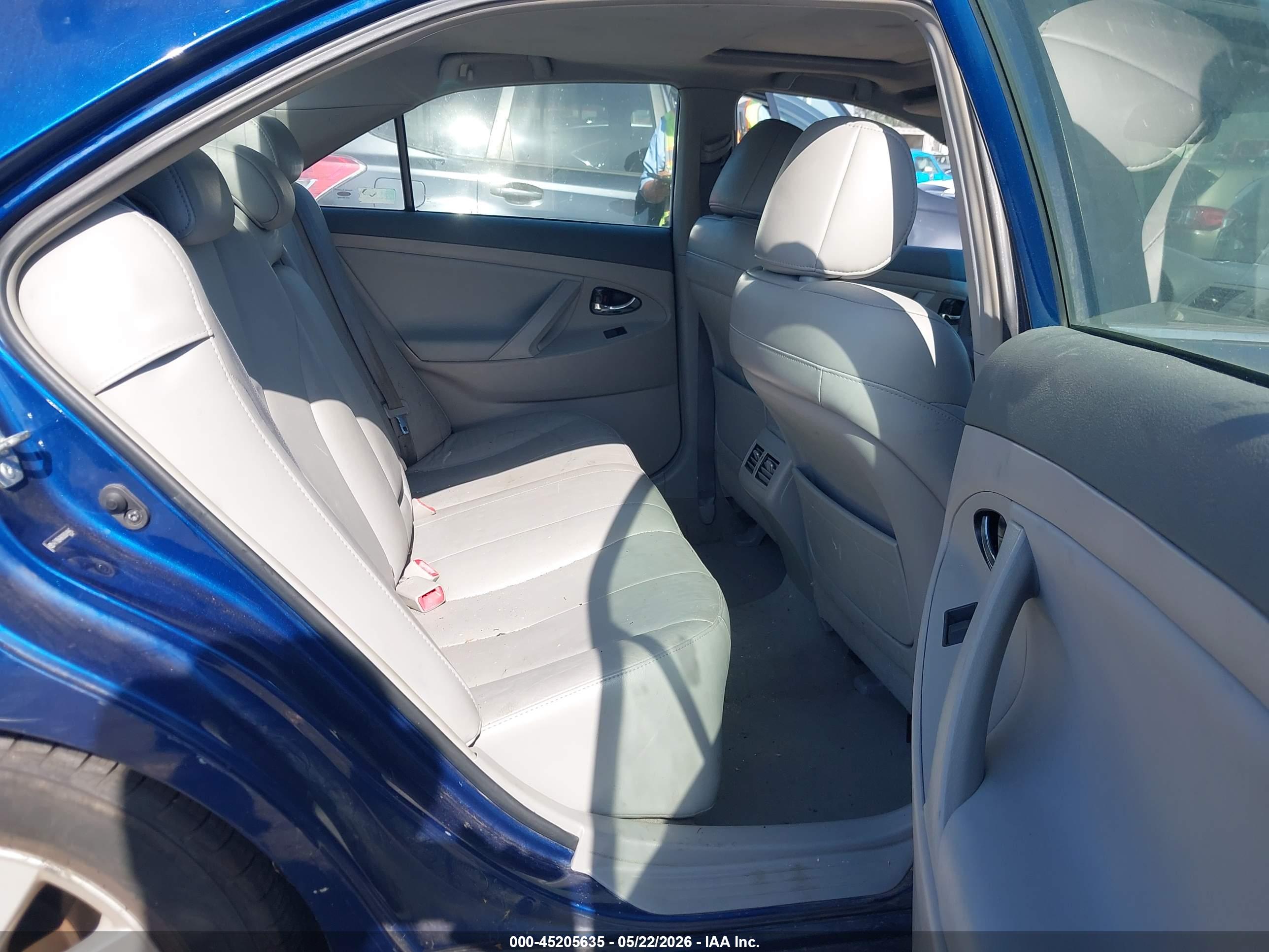 TOYOTA CAMRY image 8