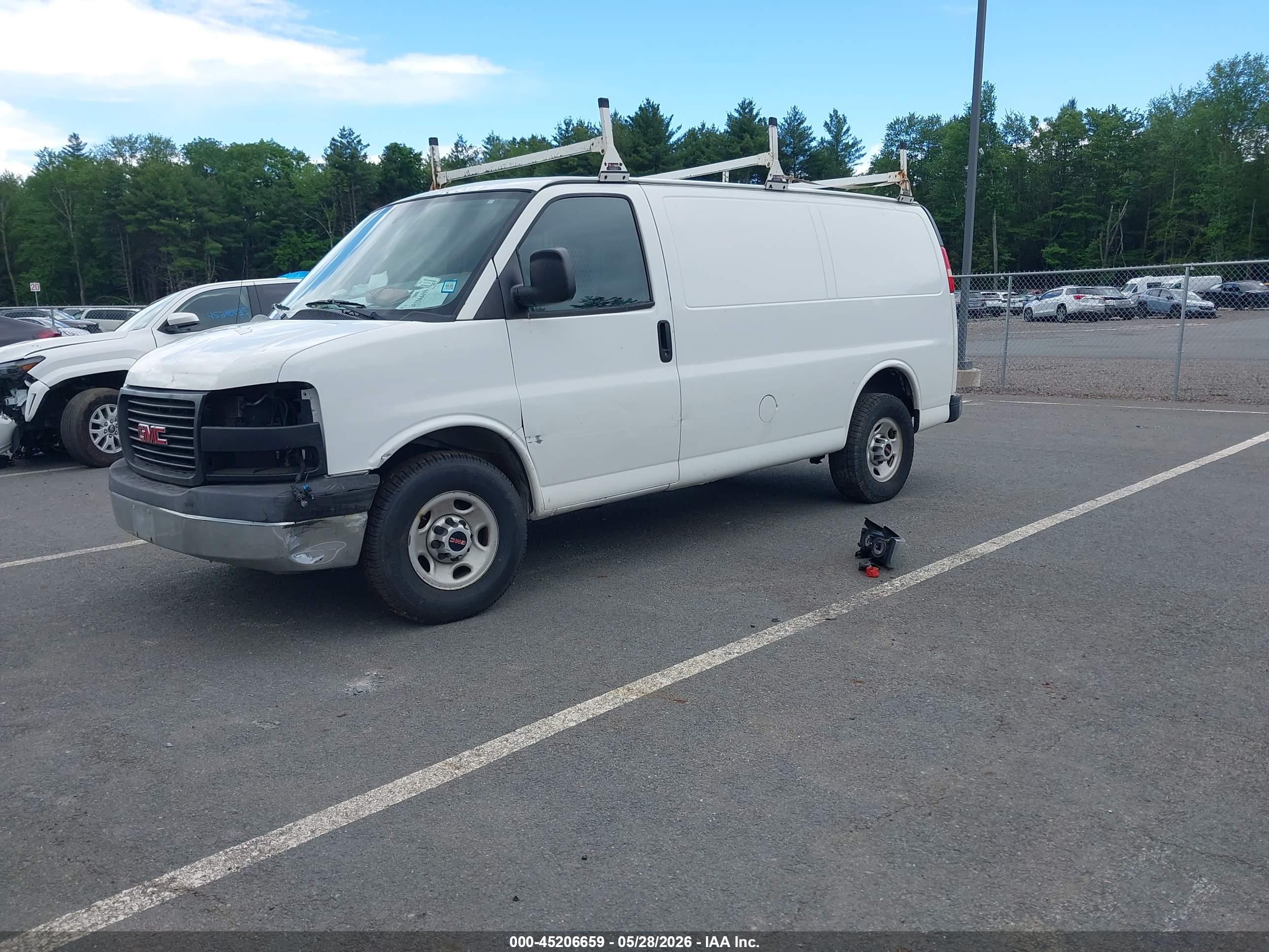 GMC SAVANA image 2