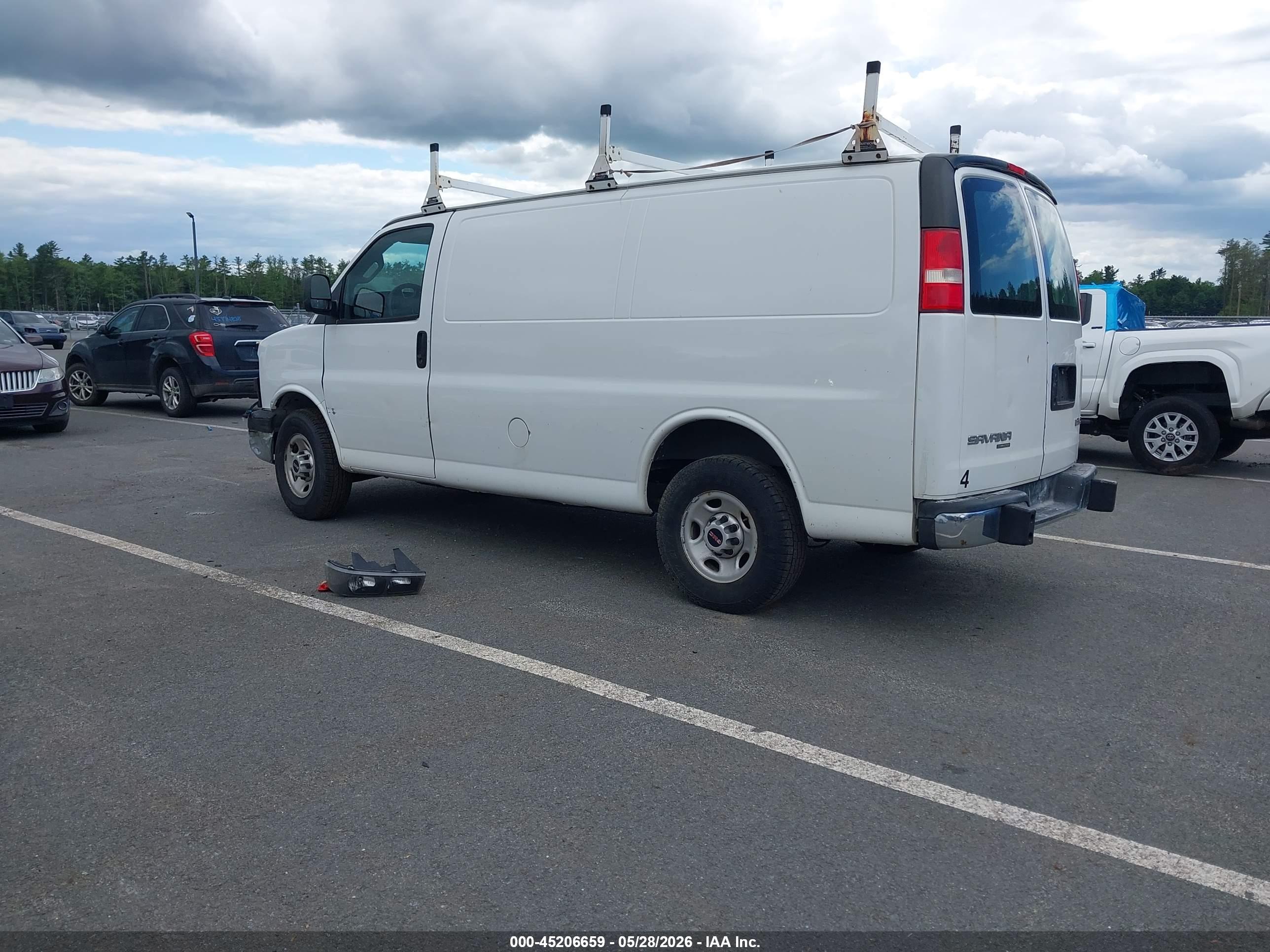 GMC SAVANA image 3