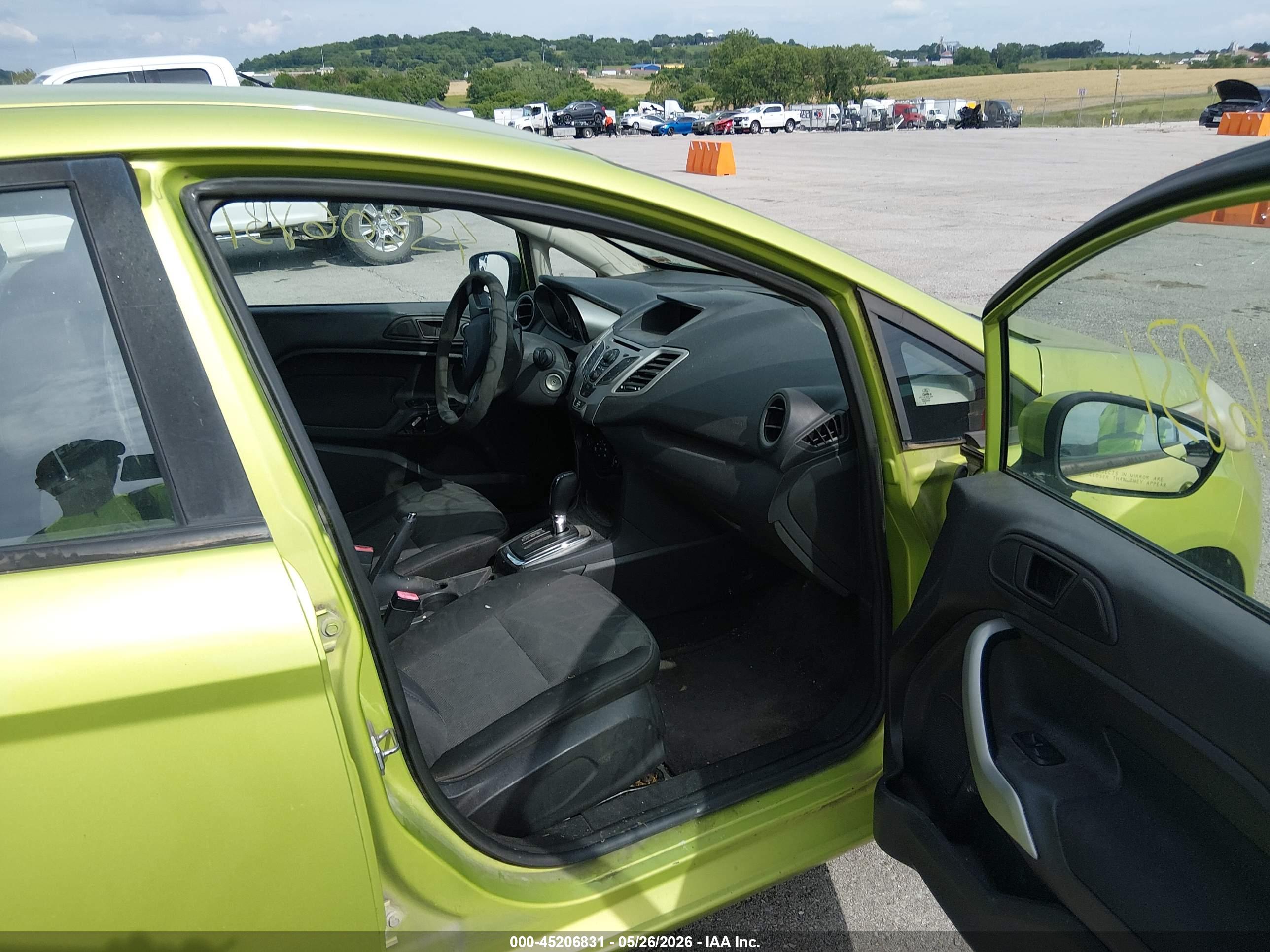FORD FIESTA image 5
