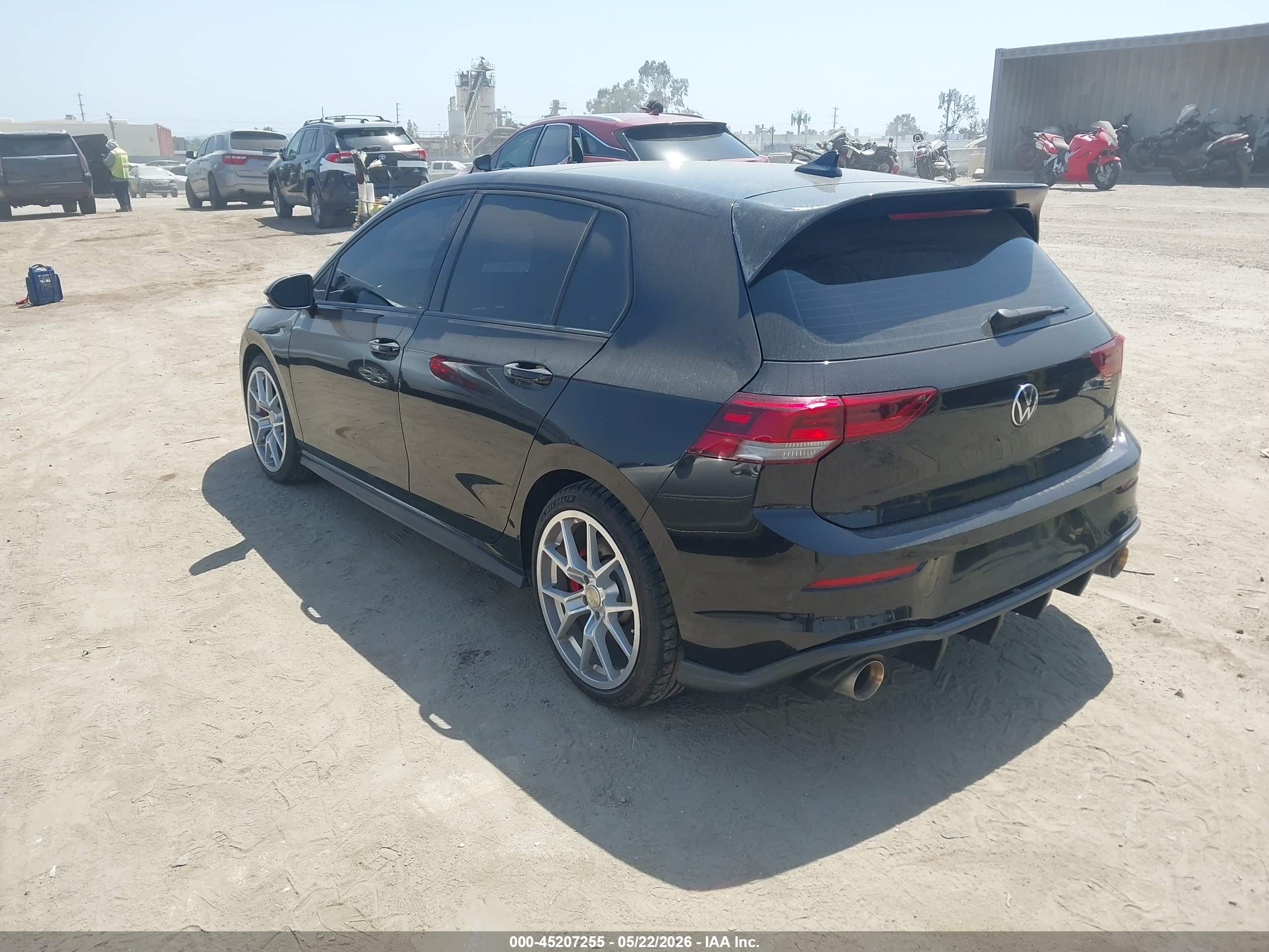 VOLKSWAGEN GOLF image 3