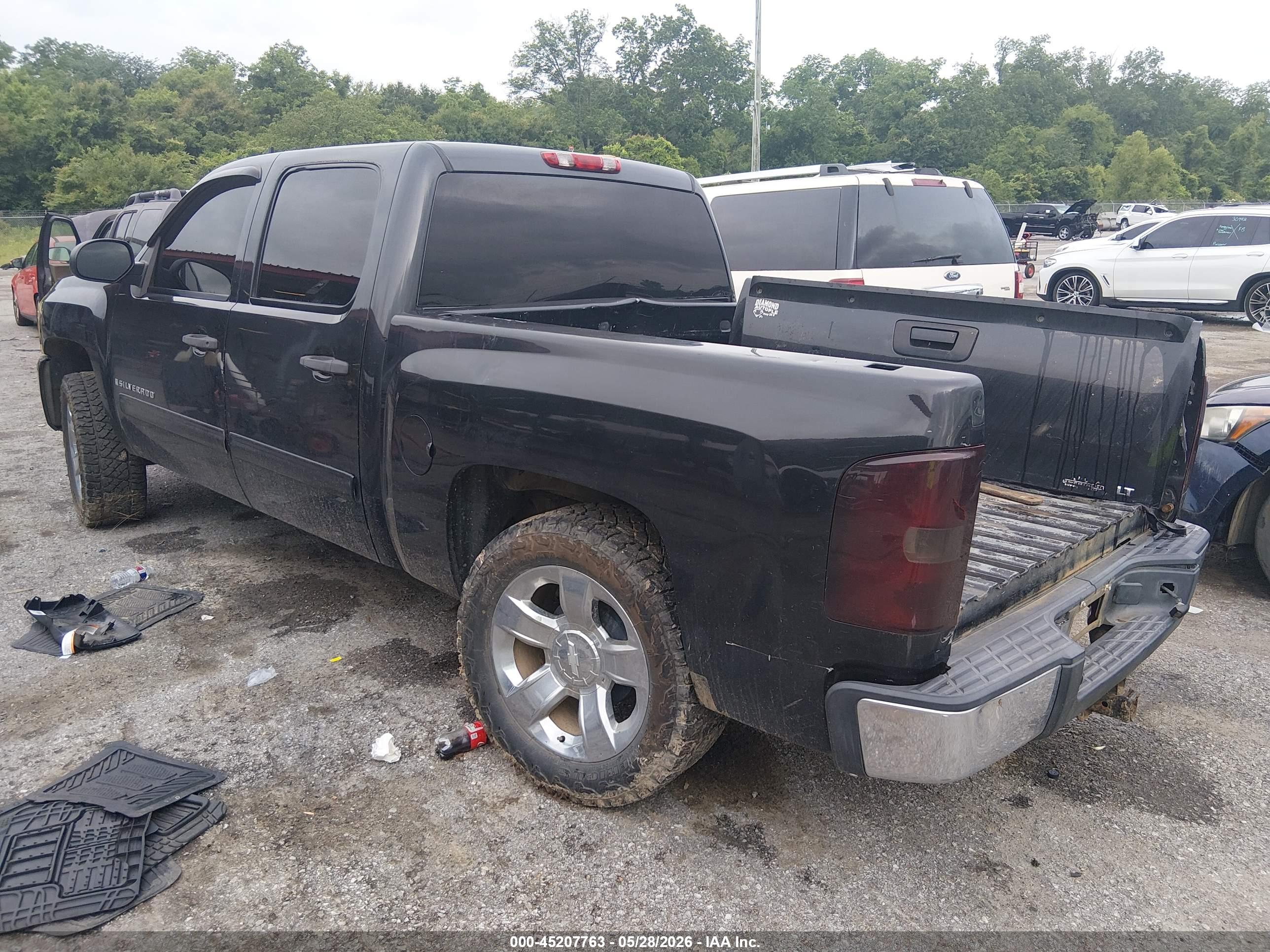 CHEVROLET SILVERADO image 3