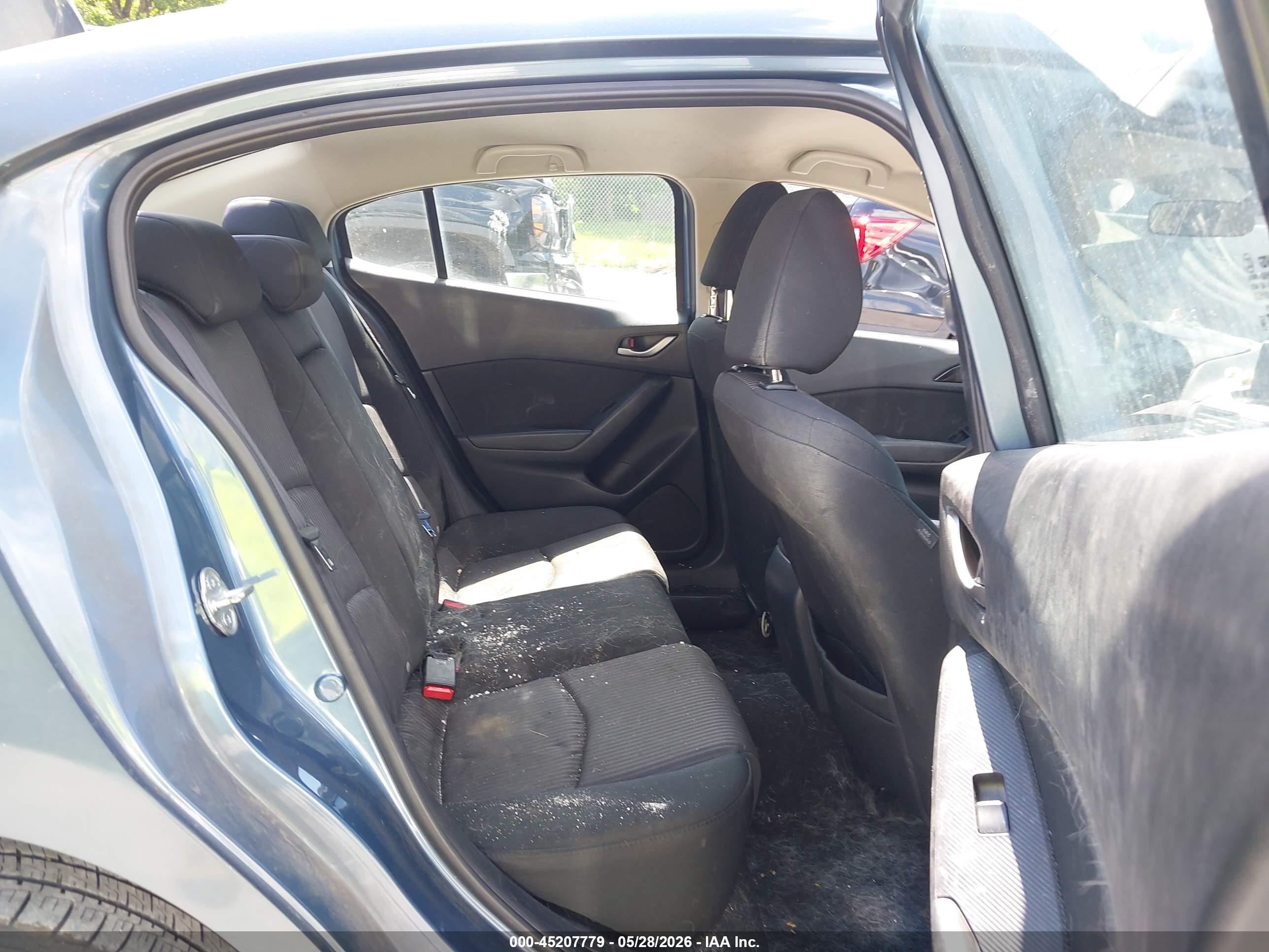 MAZDA MAZDA3 image 8