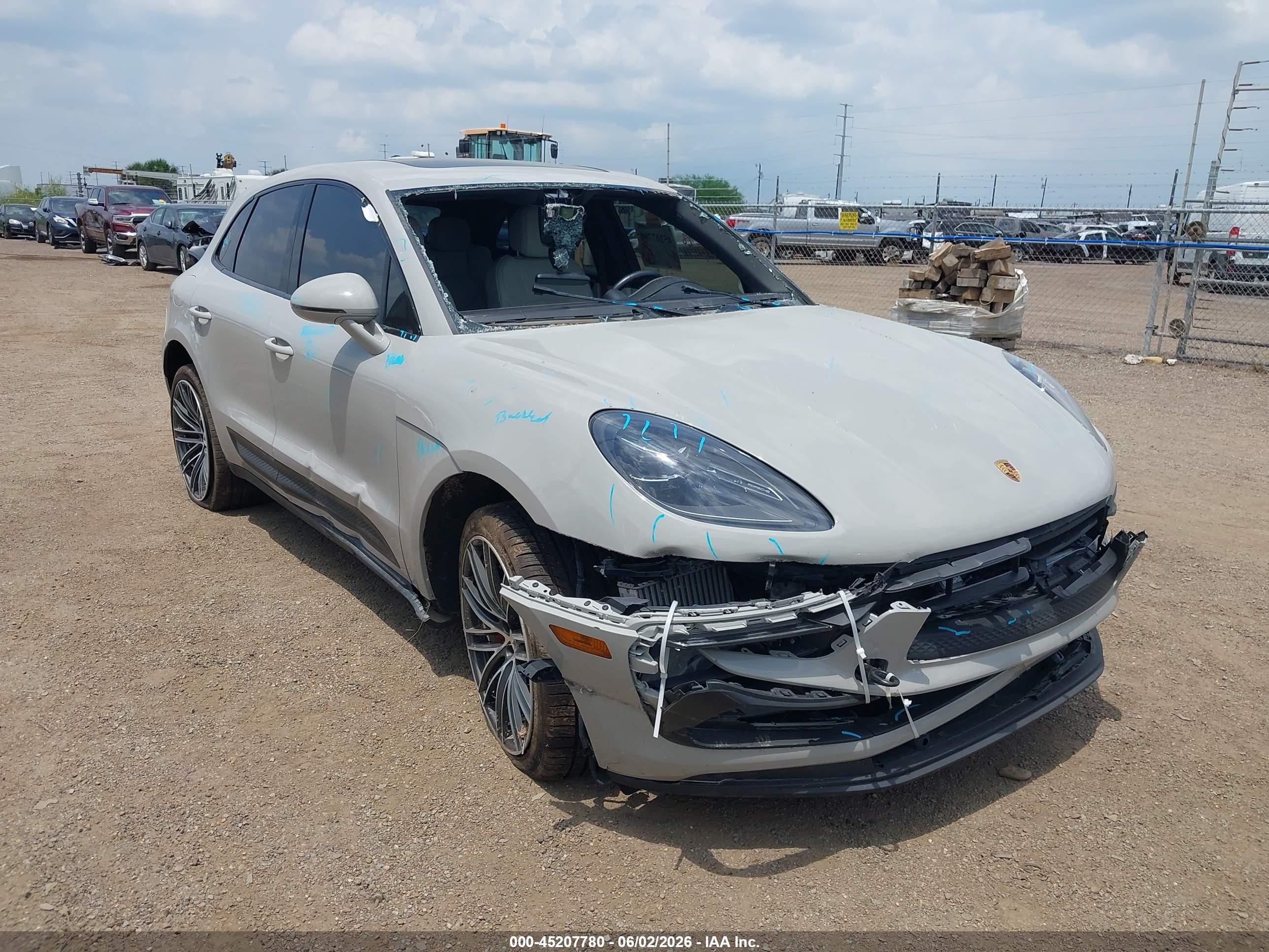 PORSCHE MACAN image 6