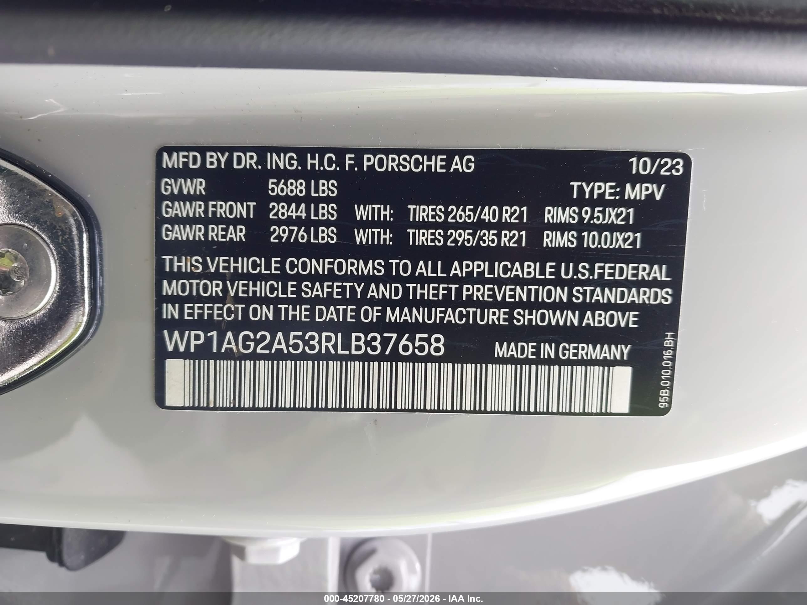 PORSCHE MACAN image 9
