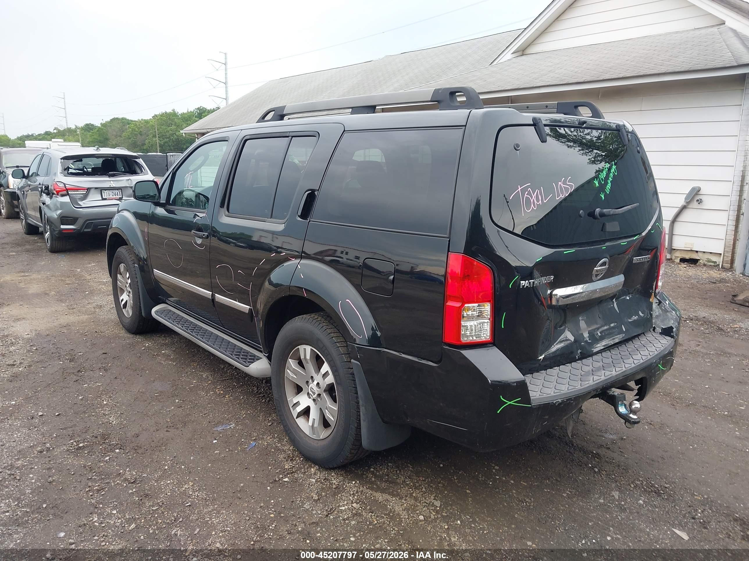 NISSAN PATHFINDER image 3