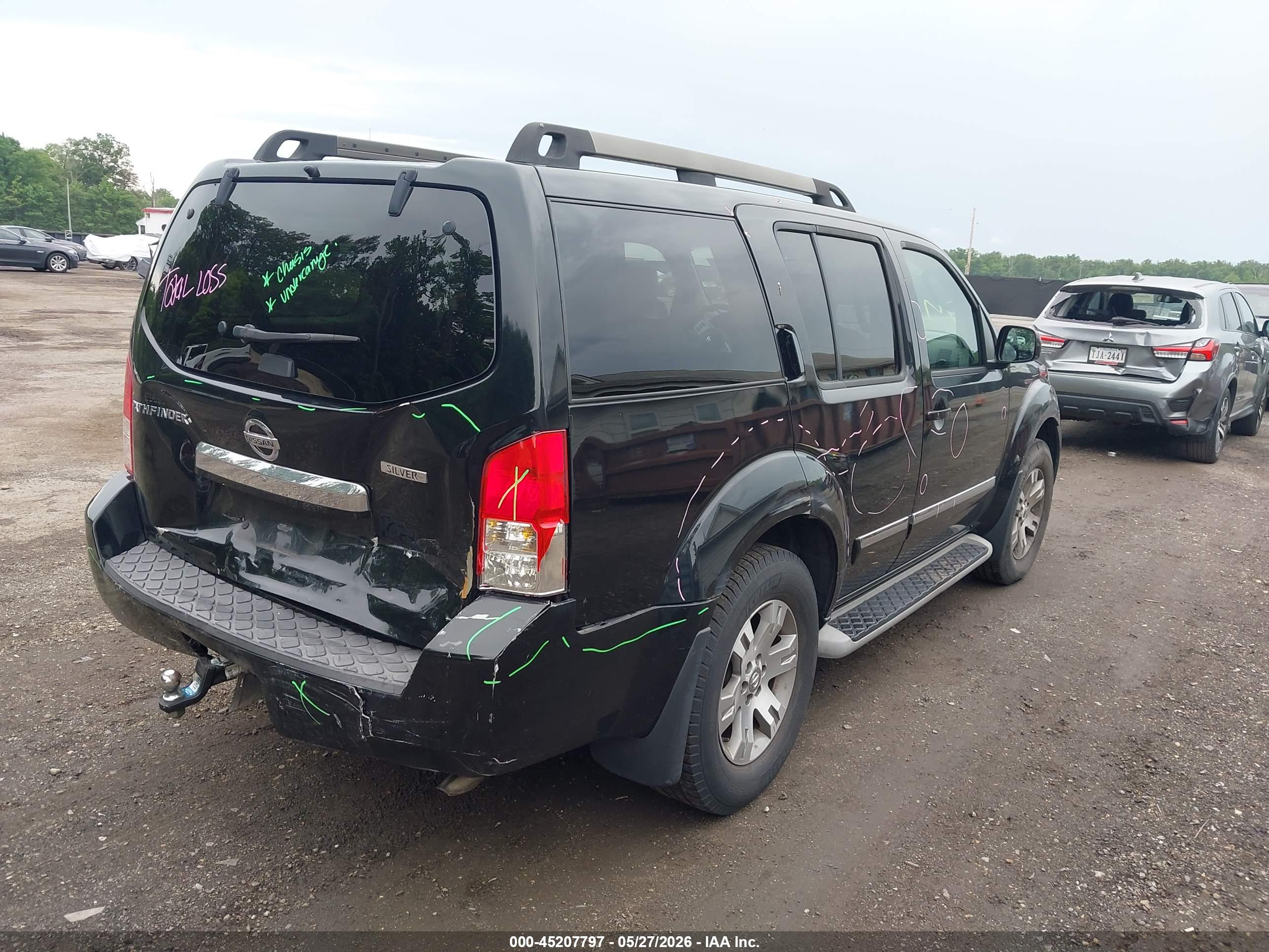 NISSAN PATHFINDER image 4