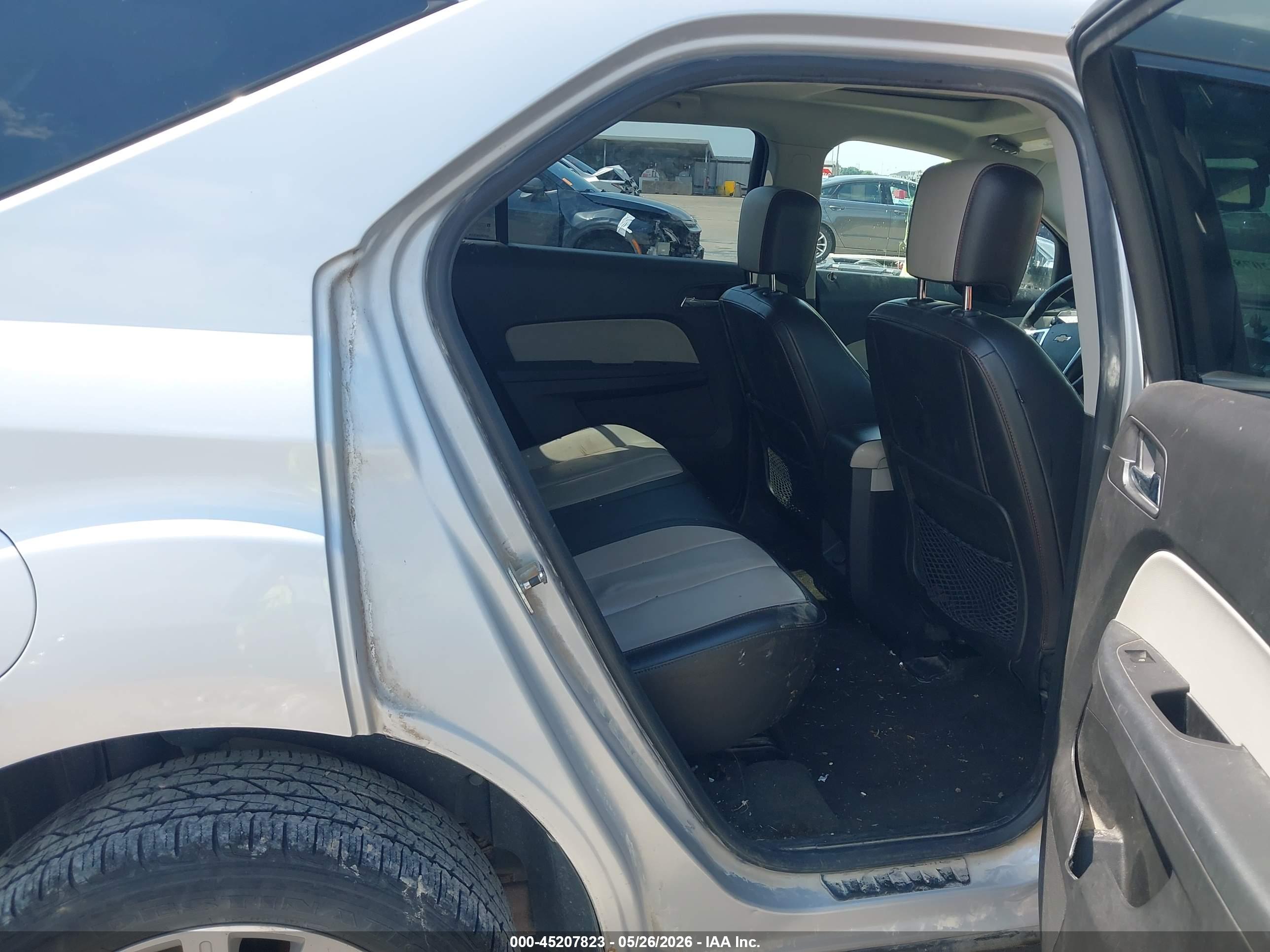 CHEVROLET EQUINOX image 8